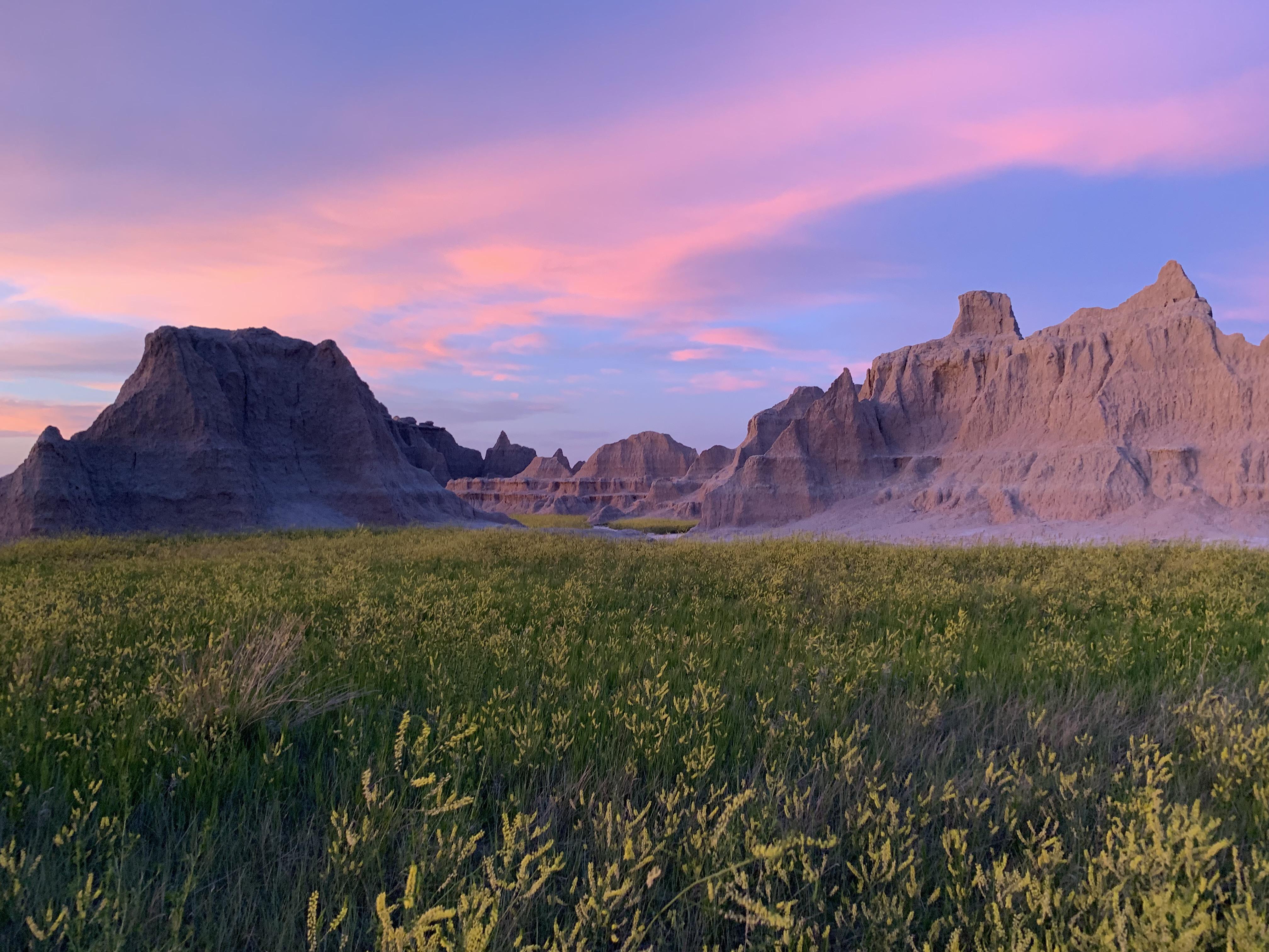 Badlands National Park, South Dakota. [OC] [4032 x 3024] r/EarthPorn