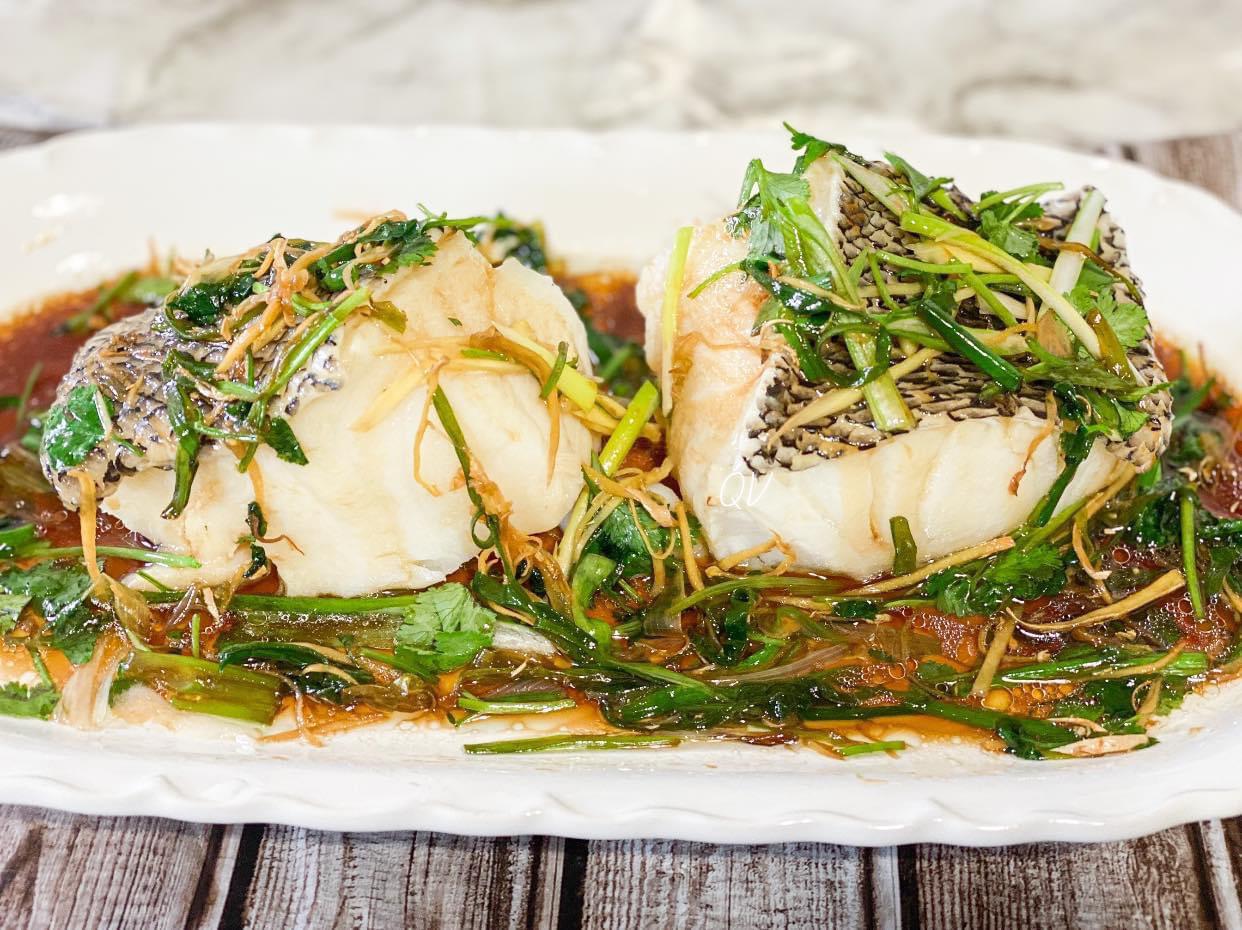 [Homemade] Steamed Chilean sea bass. r/food