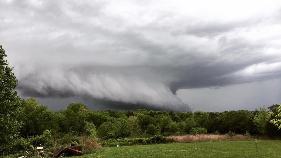 A tornado warned supercell in Wartrace, TN r/weather