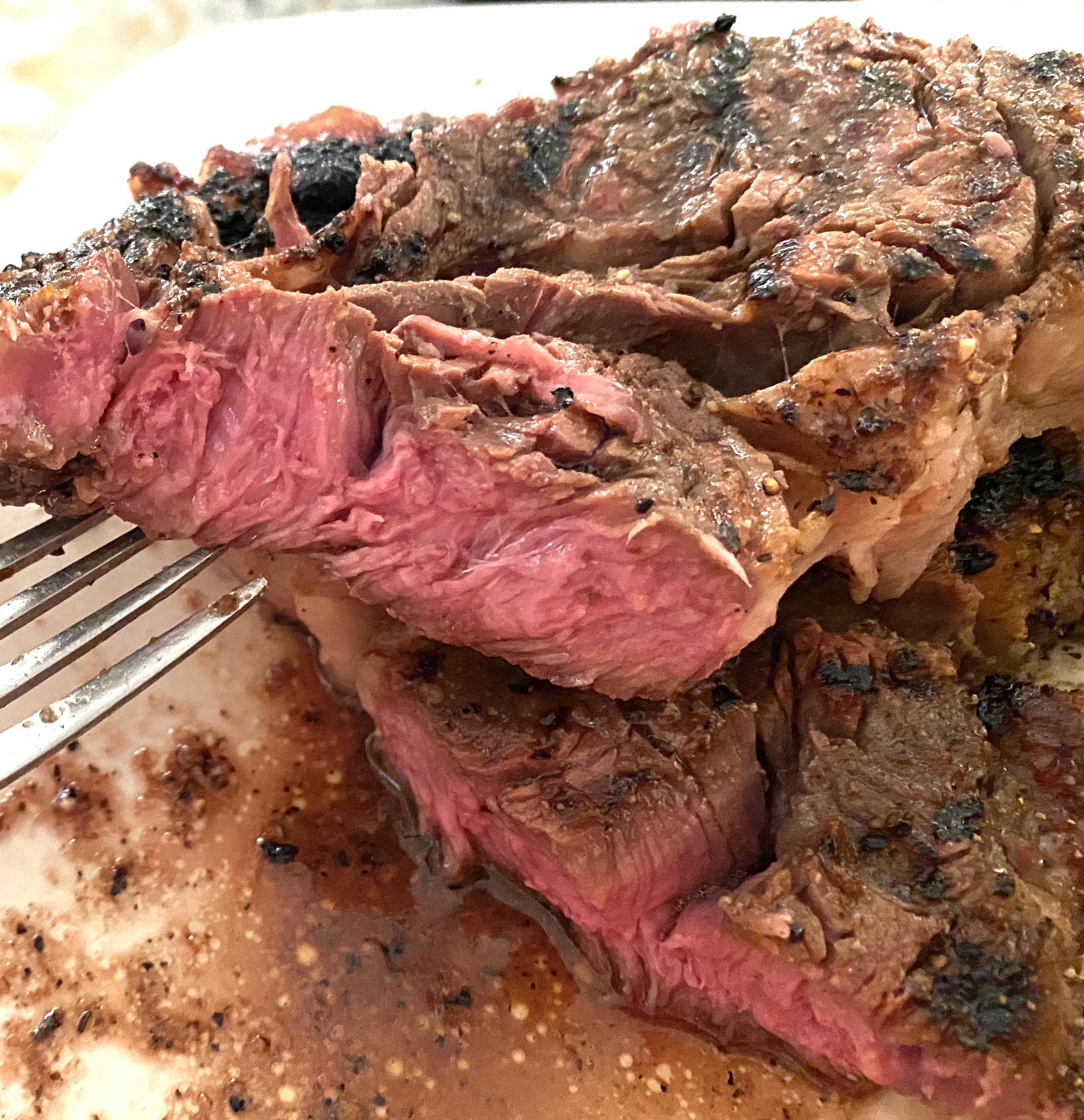 Reverseseared Prime Ribeye (finished in cast iron pan) r/Traeger
