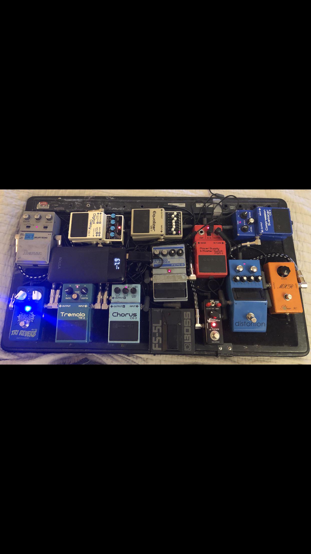 My usb power bank powered pedal board. r/pedalboards