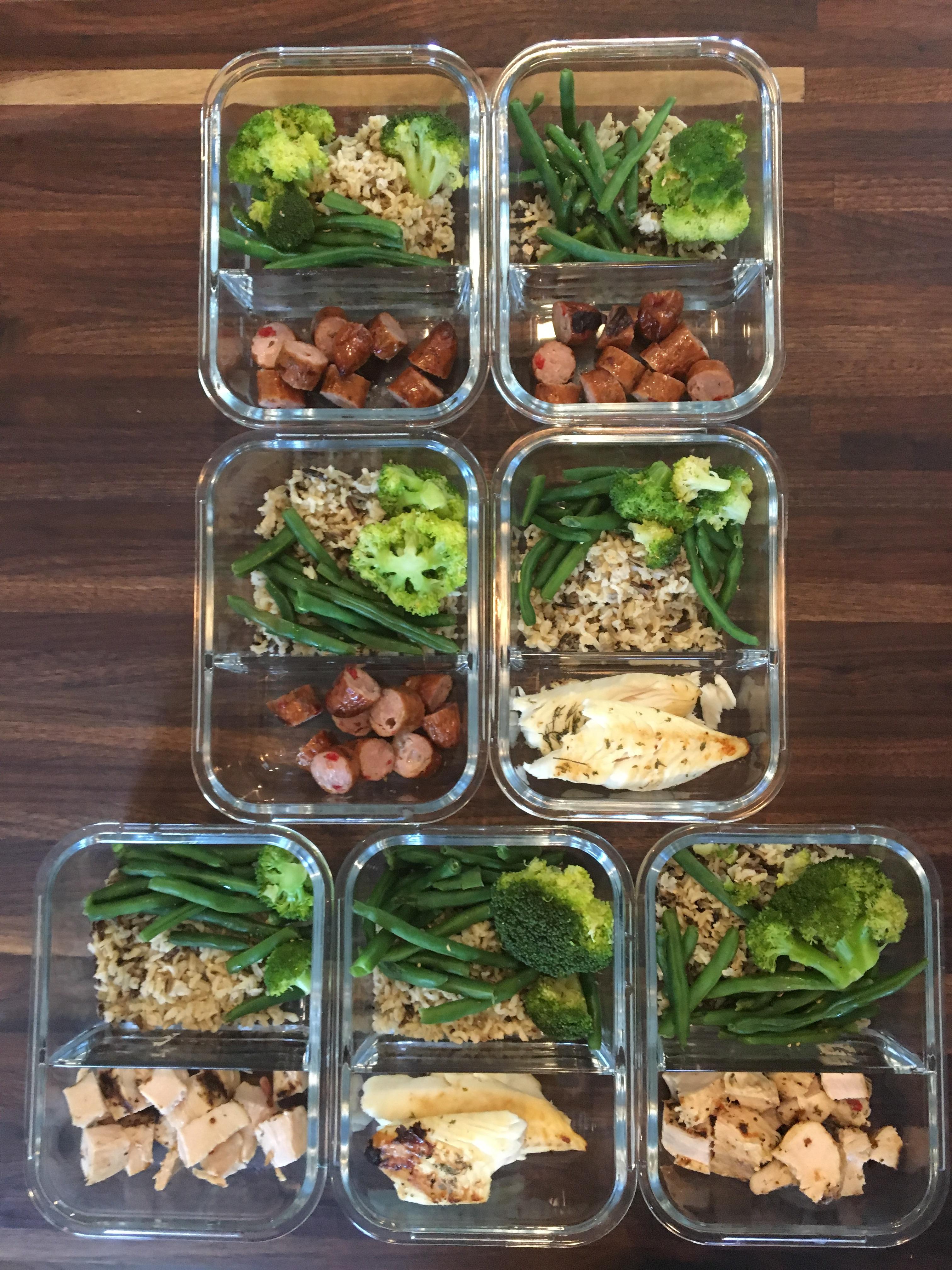 Meal prep Sunday! Steamed broccoli and green beans. Wild rice. Proteins