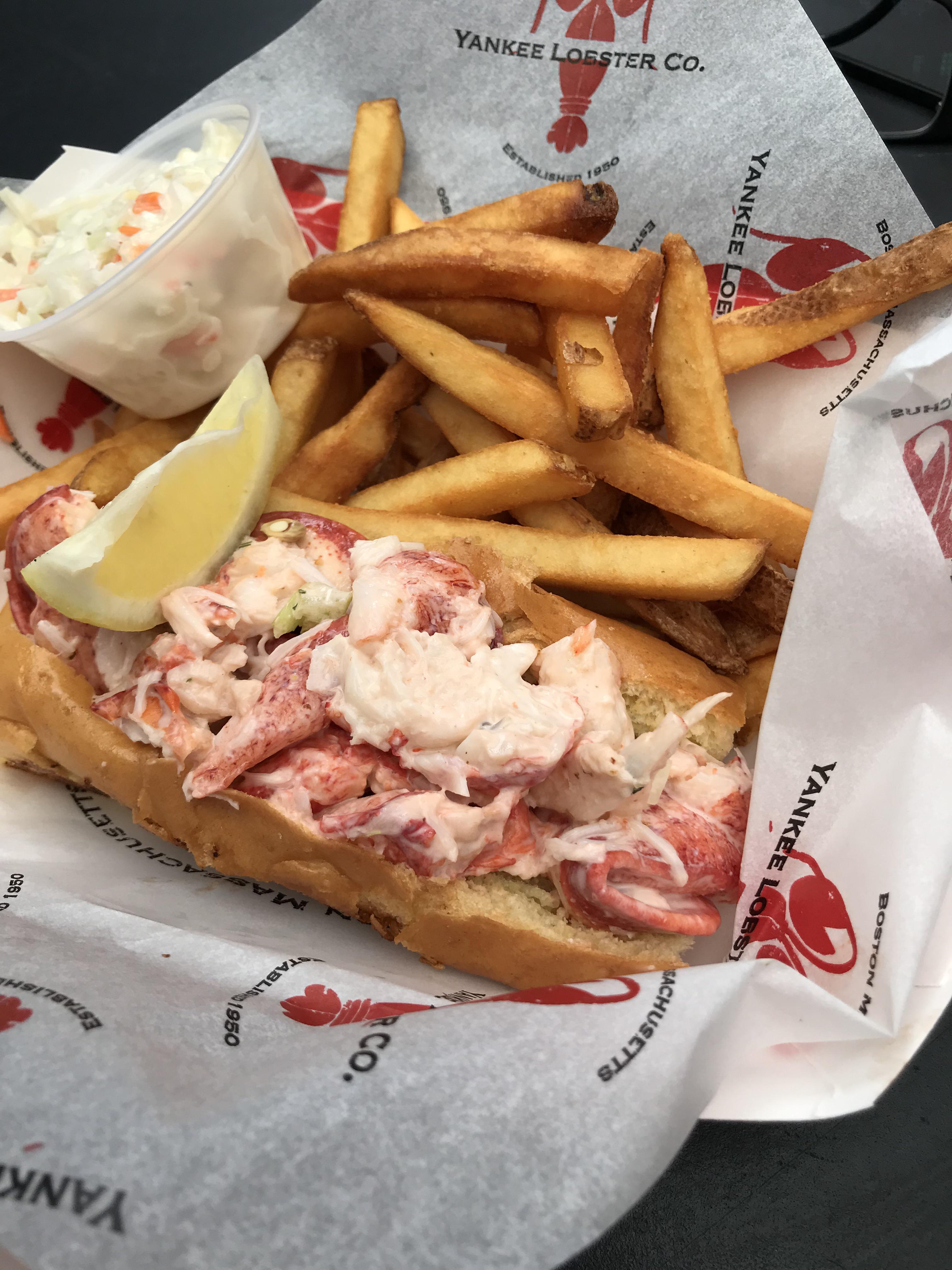 Seeing a lot of lobster roll posts. Here’s a roll I ate from Yankee