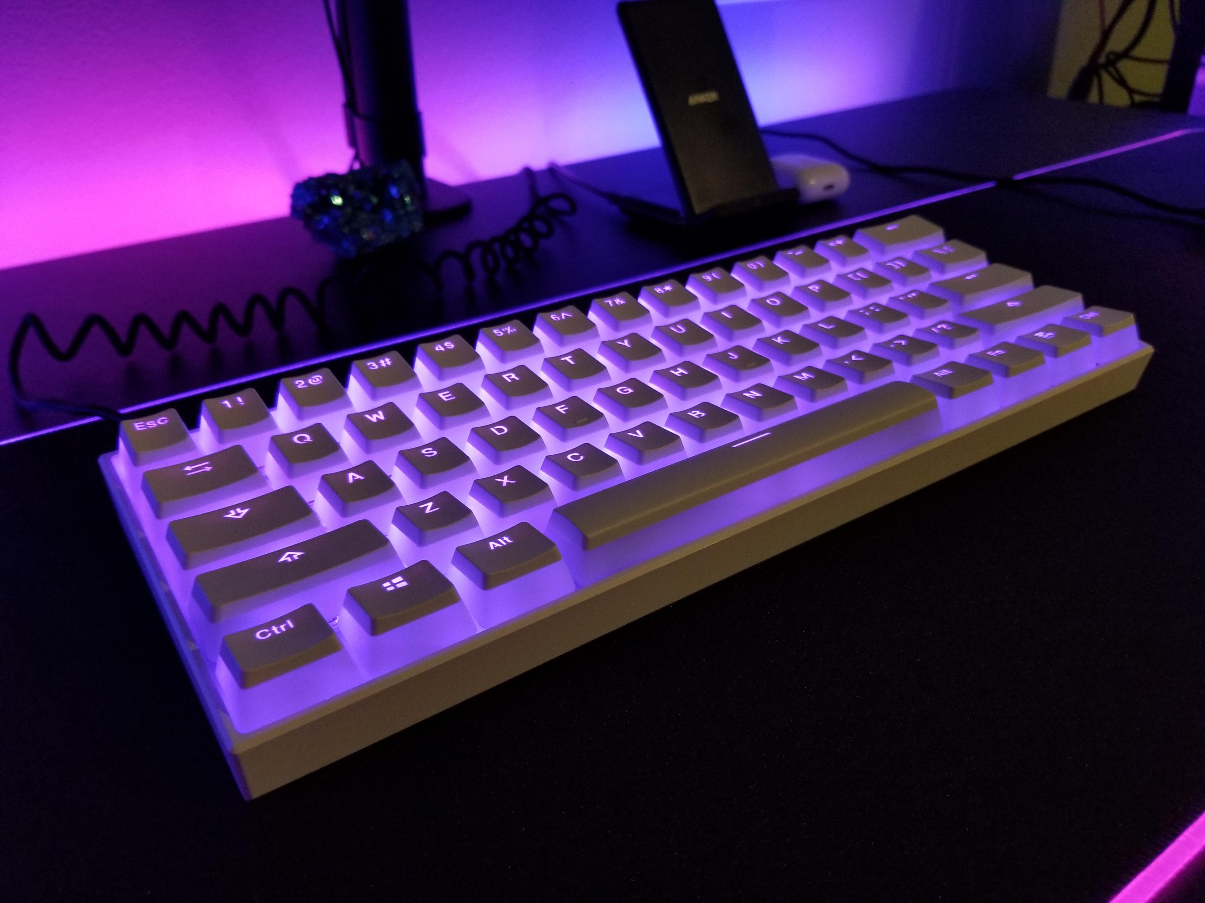 Anne Pro 2 white, white pudding keycaps, gareon blue switches. Nothing too special but my