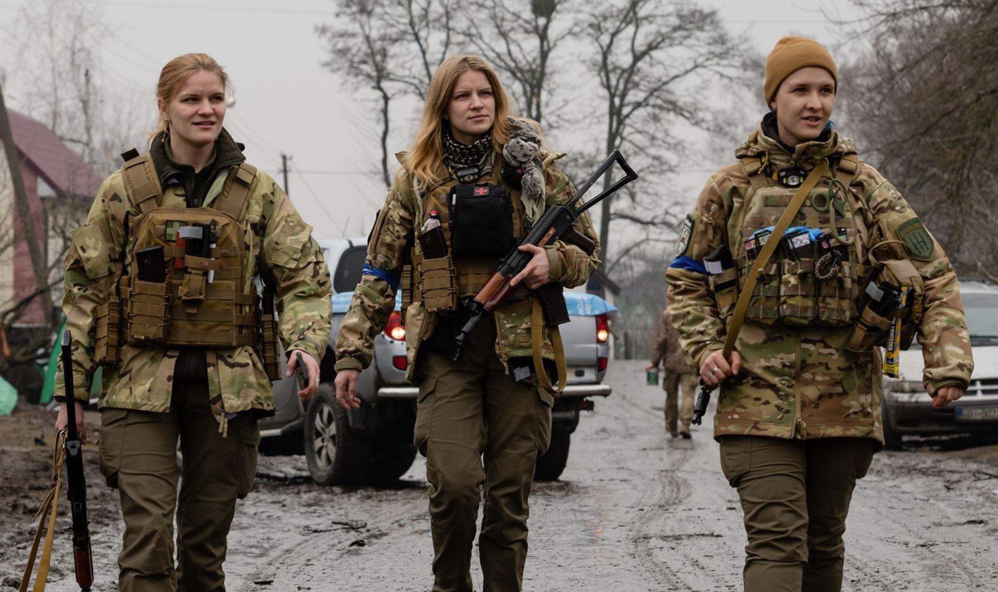 Respect Ukrainian women of a volunteer medical battalion, at the front r/RussiaUkraineWar2022