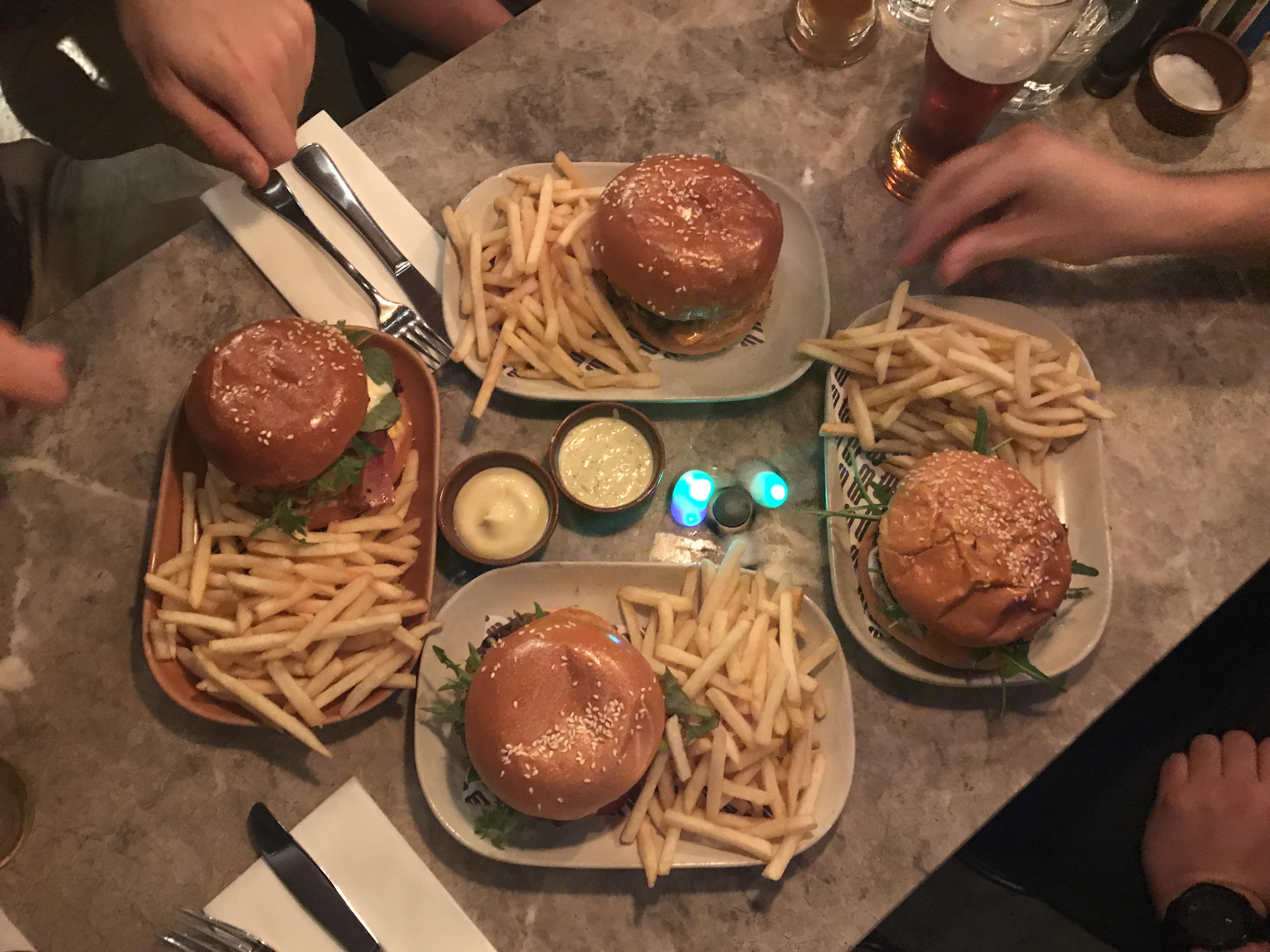 How's that for a burger flatlay? yes that's a fidget spinner. It's also