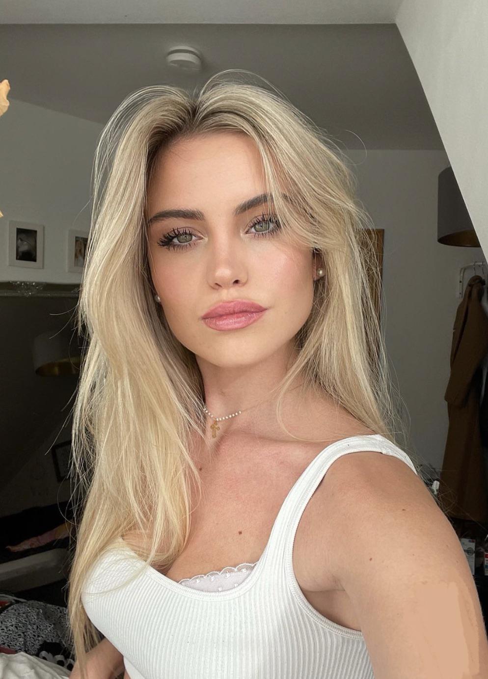 Mia-Sophie Neuland [irtr] : BeautifulFemales