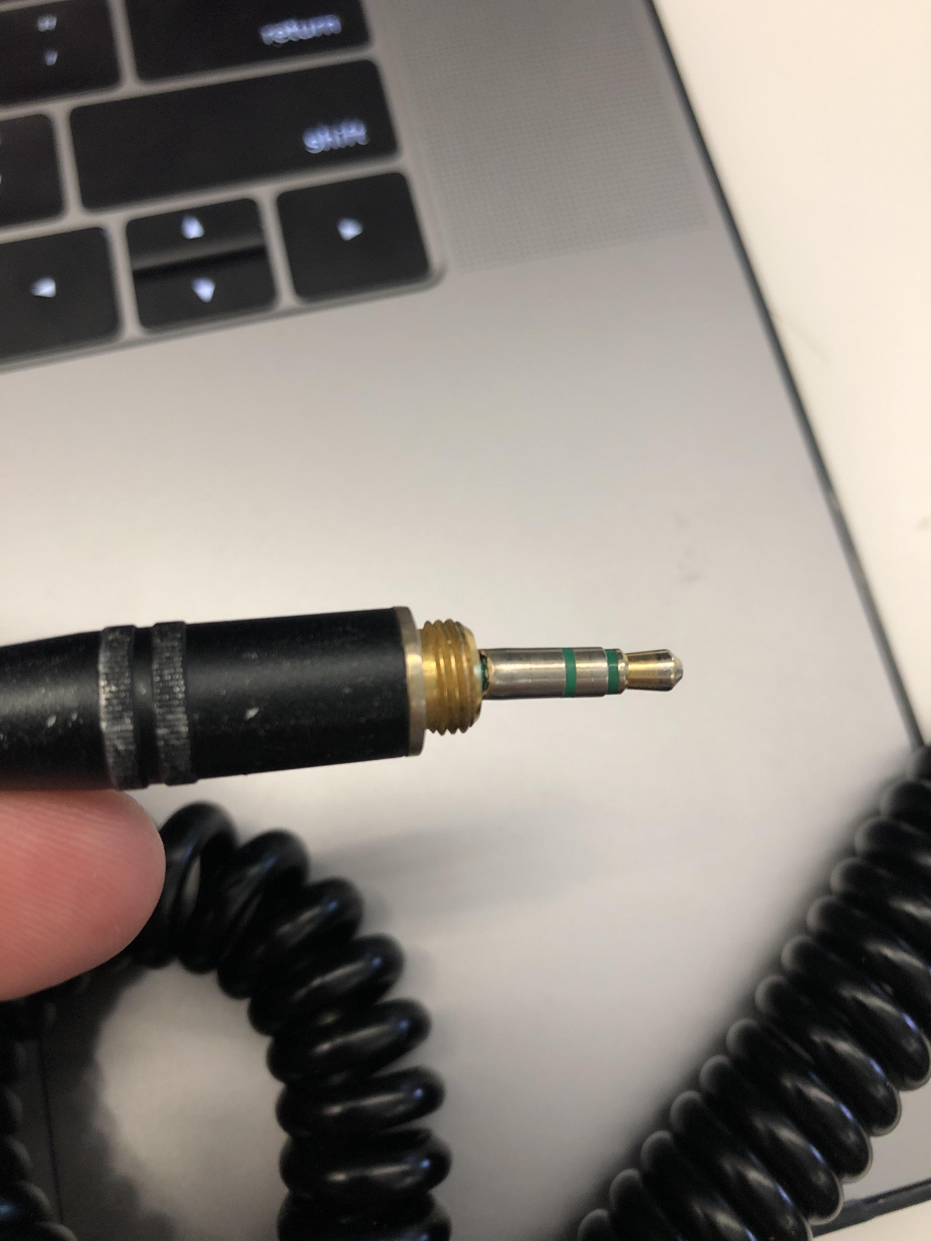 Sony mdr7506 3.5mm jack bent and broke a little. Is it replacable? r
