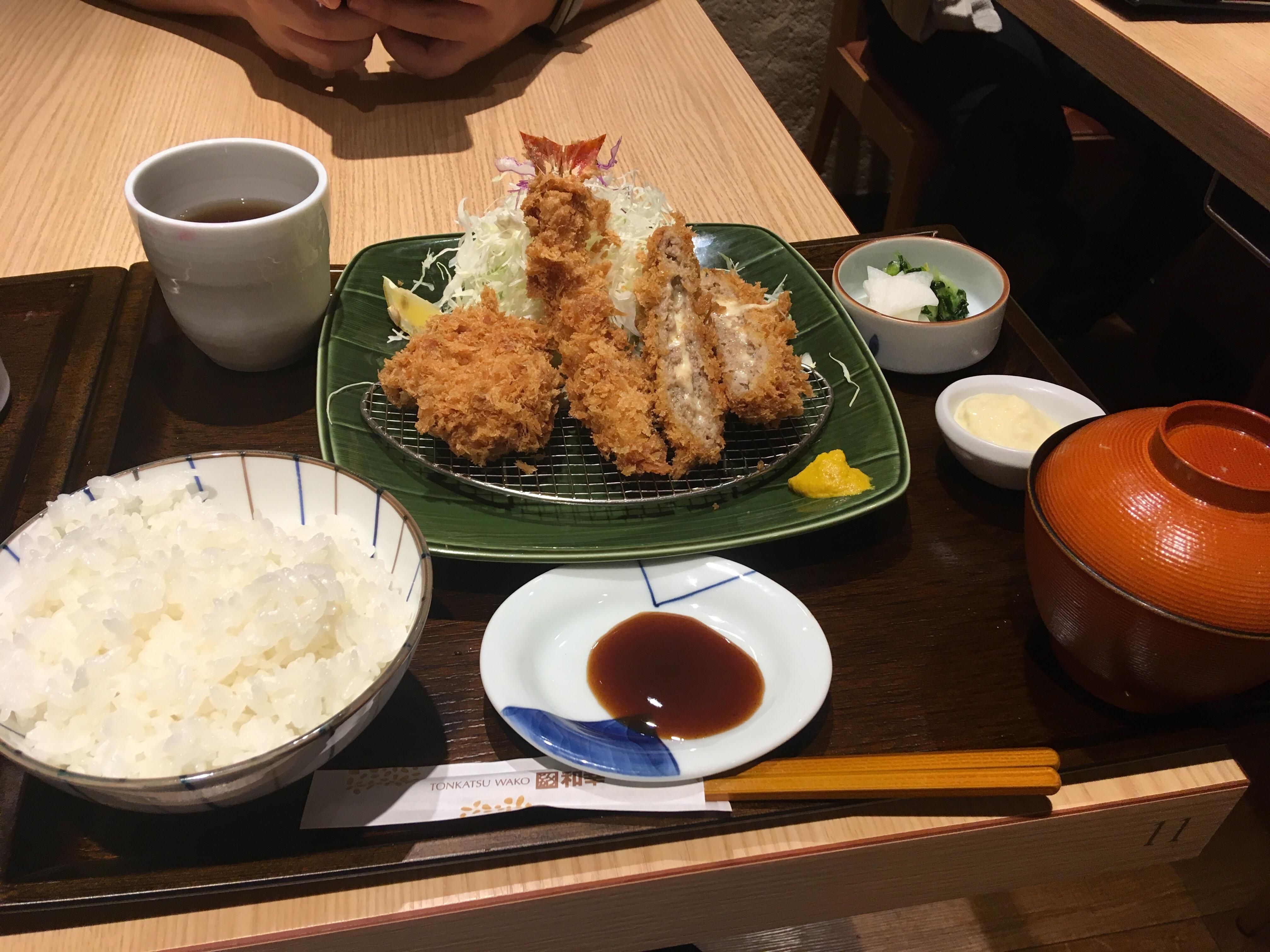 Lunch yesterday was teishoku at a famous tonkatsu chain r/JapaneseFood
