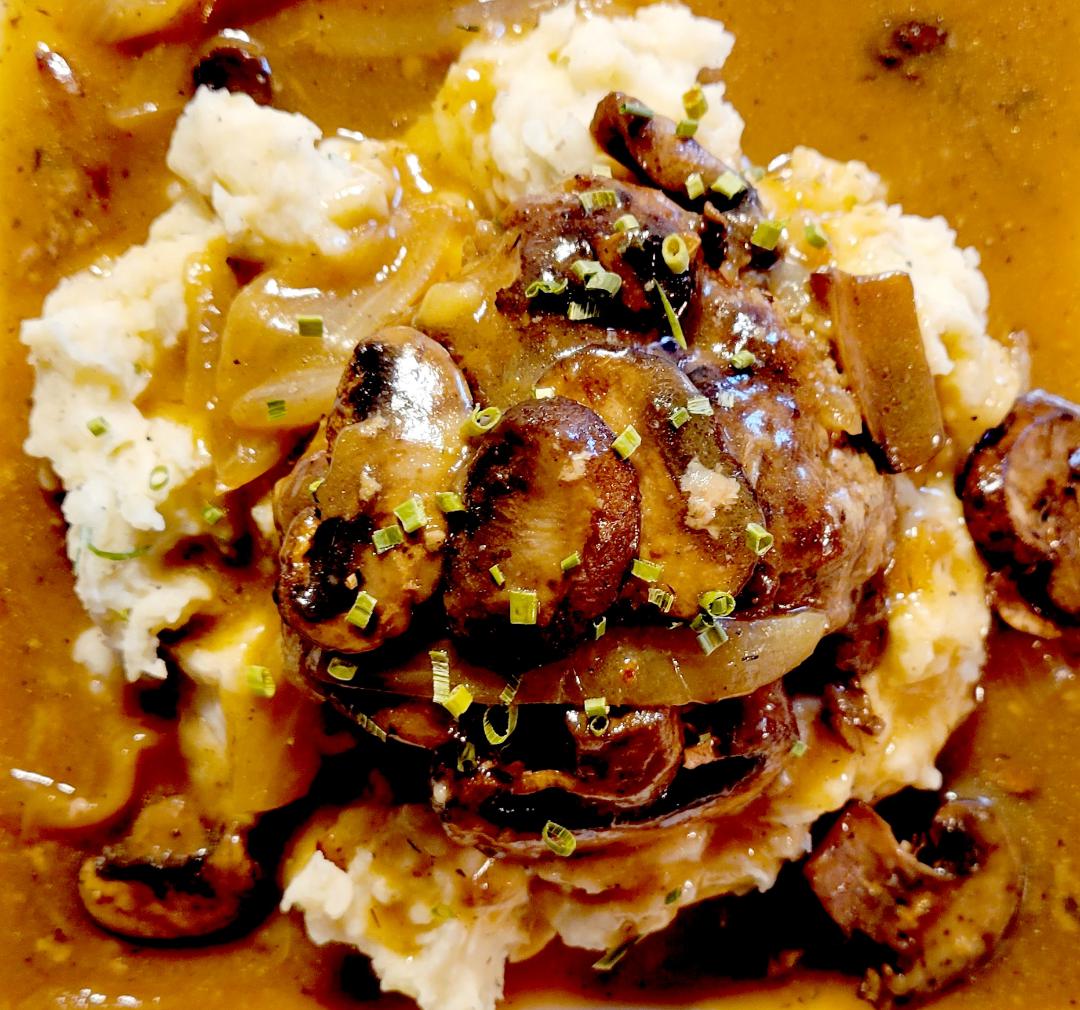 Chopped Steak with Mushroom Onion Gravy r/FoodPorn