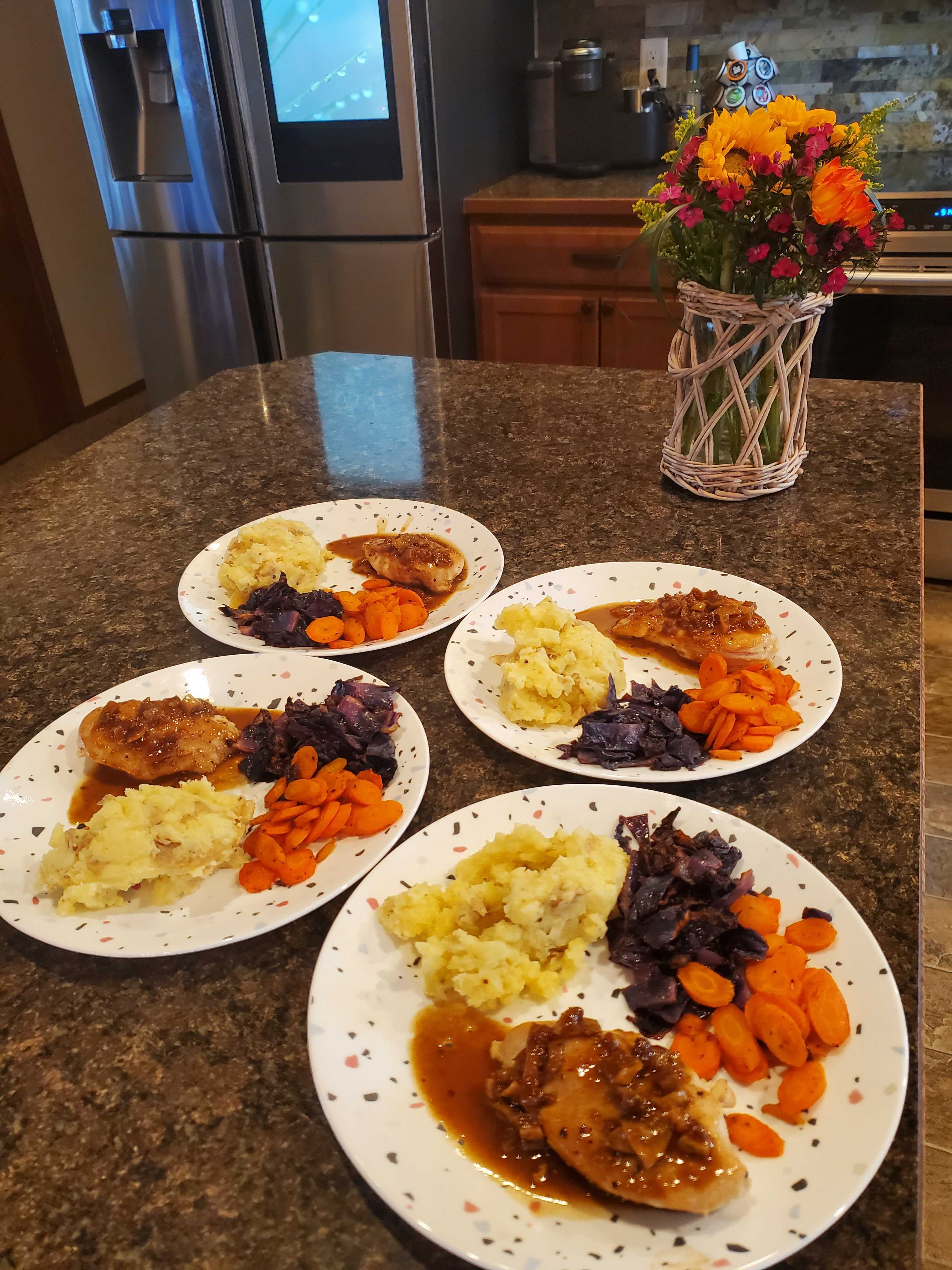 FigBalsamic Chicken with Mashed Potatoes & Roasted Vegetables [Blue