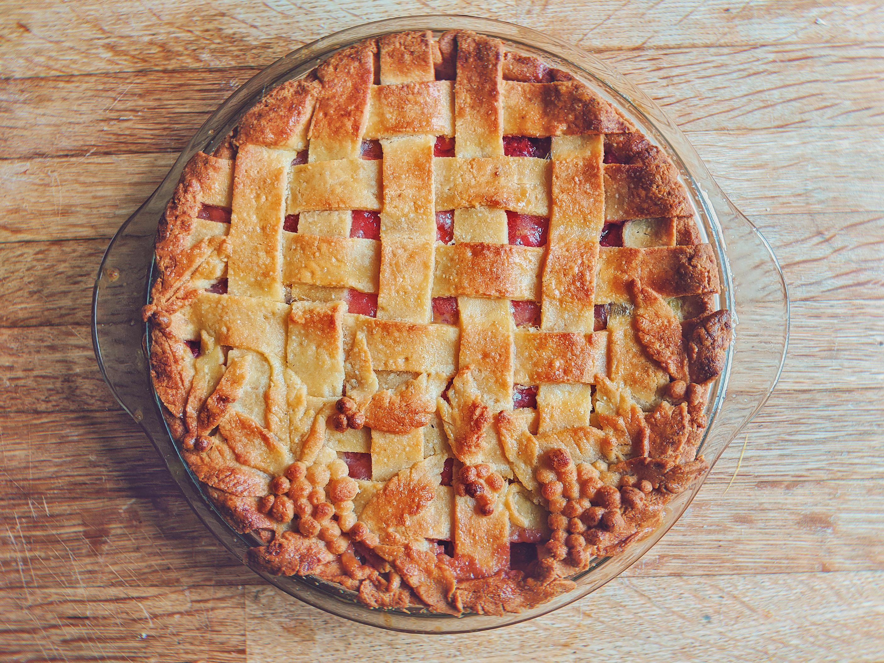 Strawberry Rhubarb Pie r/ketorecipes