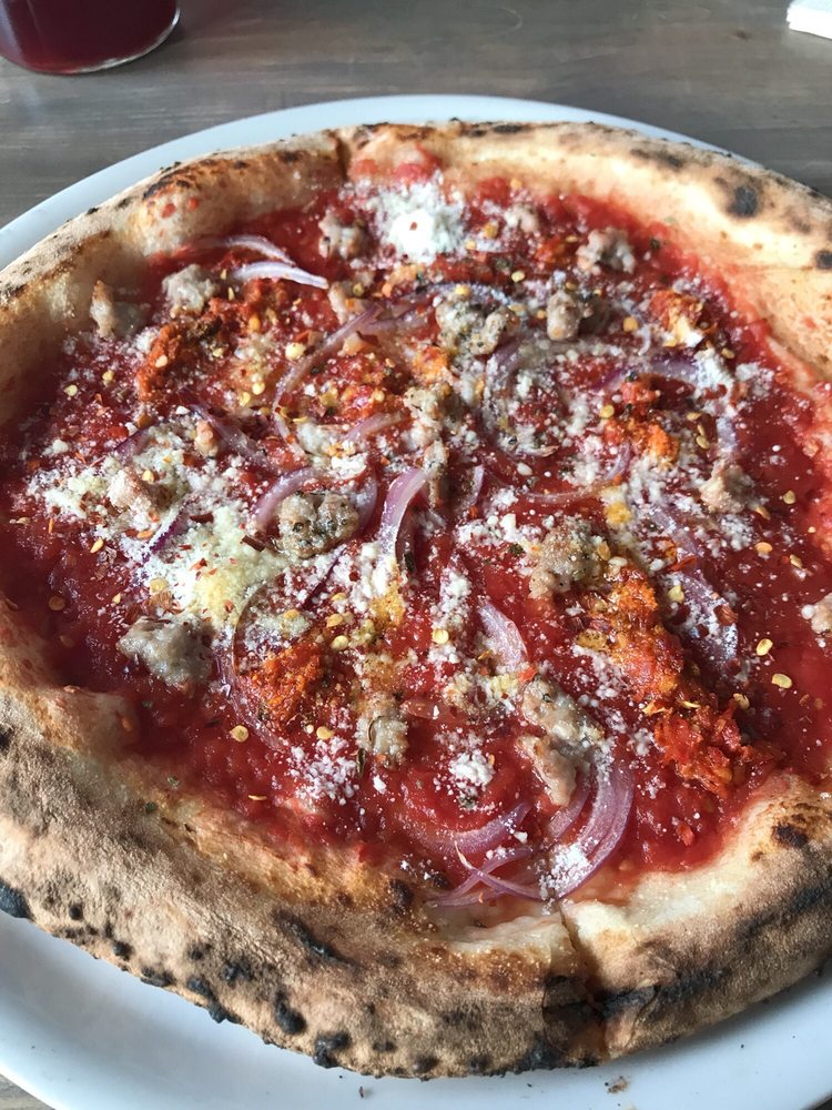 Sausage, Red Onions, Hot Calabrian Chilis, and Pecorino Romano r/Pizza