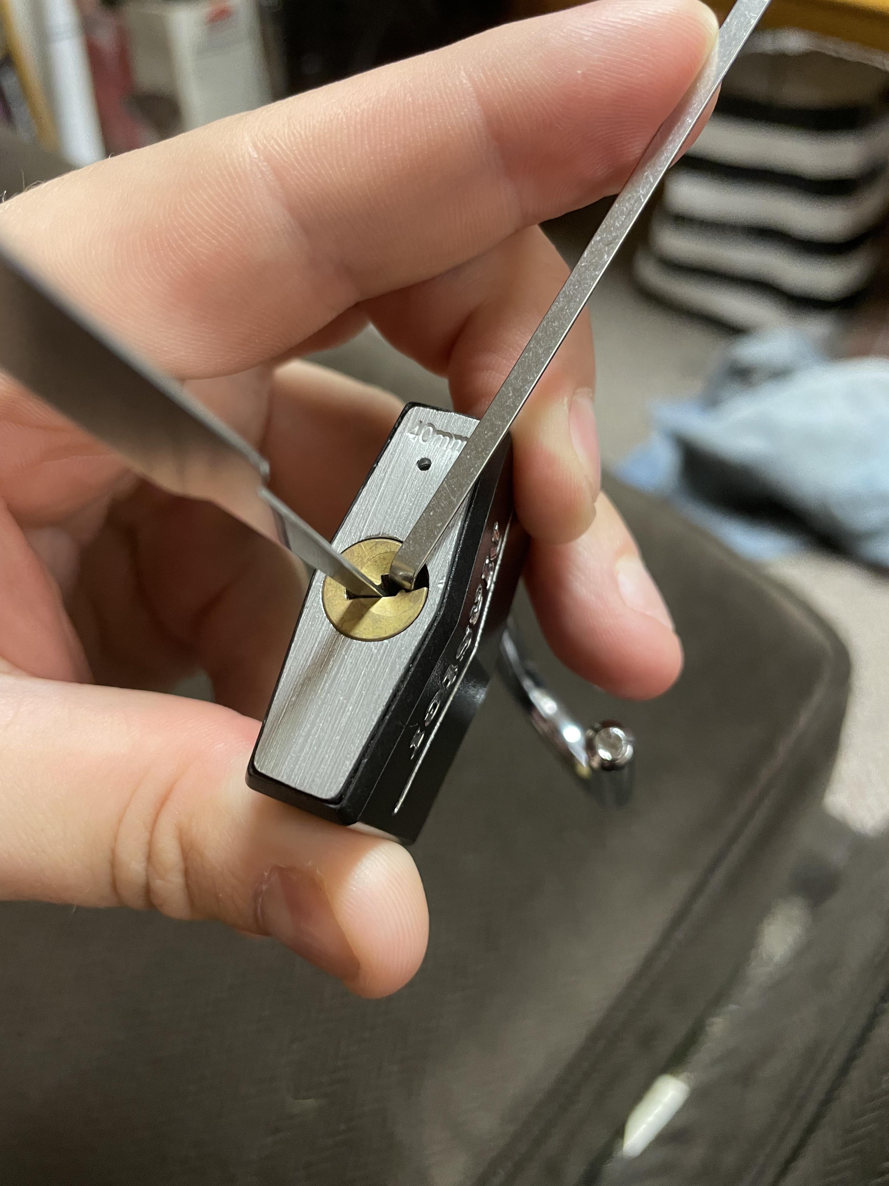 First Lock I’ve ever picked after getting my hooks r/lockpicking