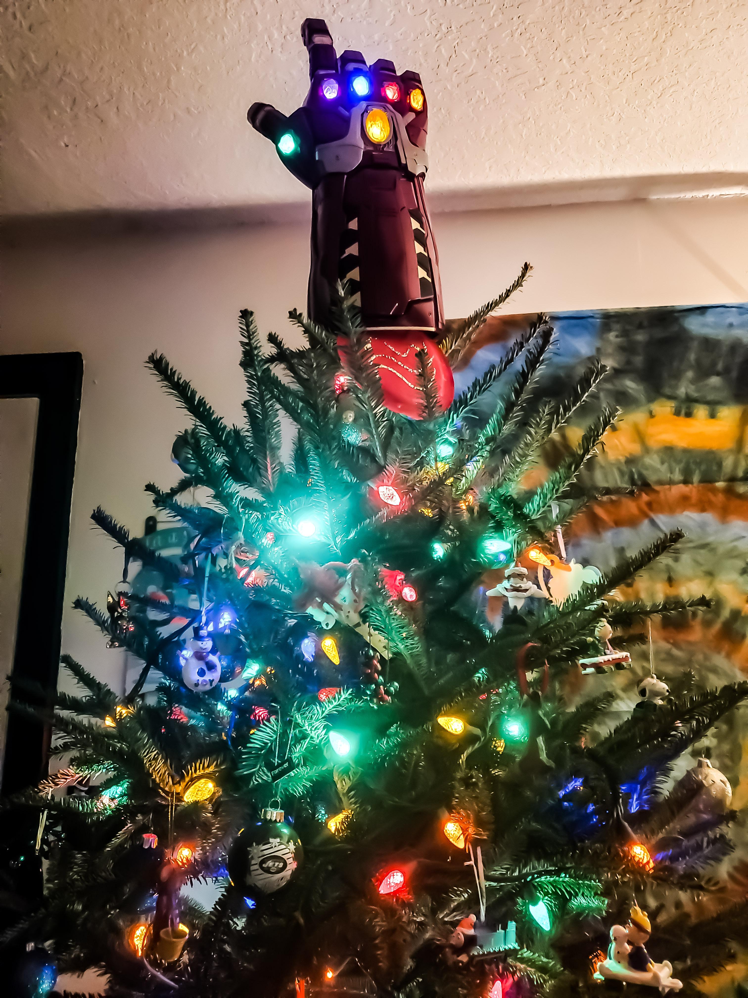 Thanos 'Infinity Gauntlet' Christmas Tree Topper Ornaments & Accents