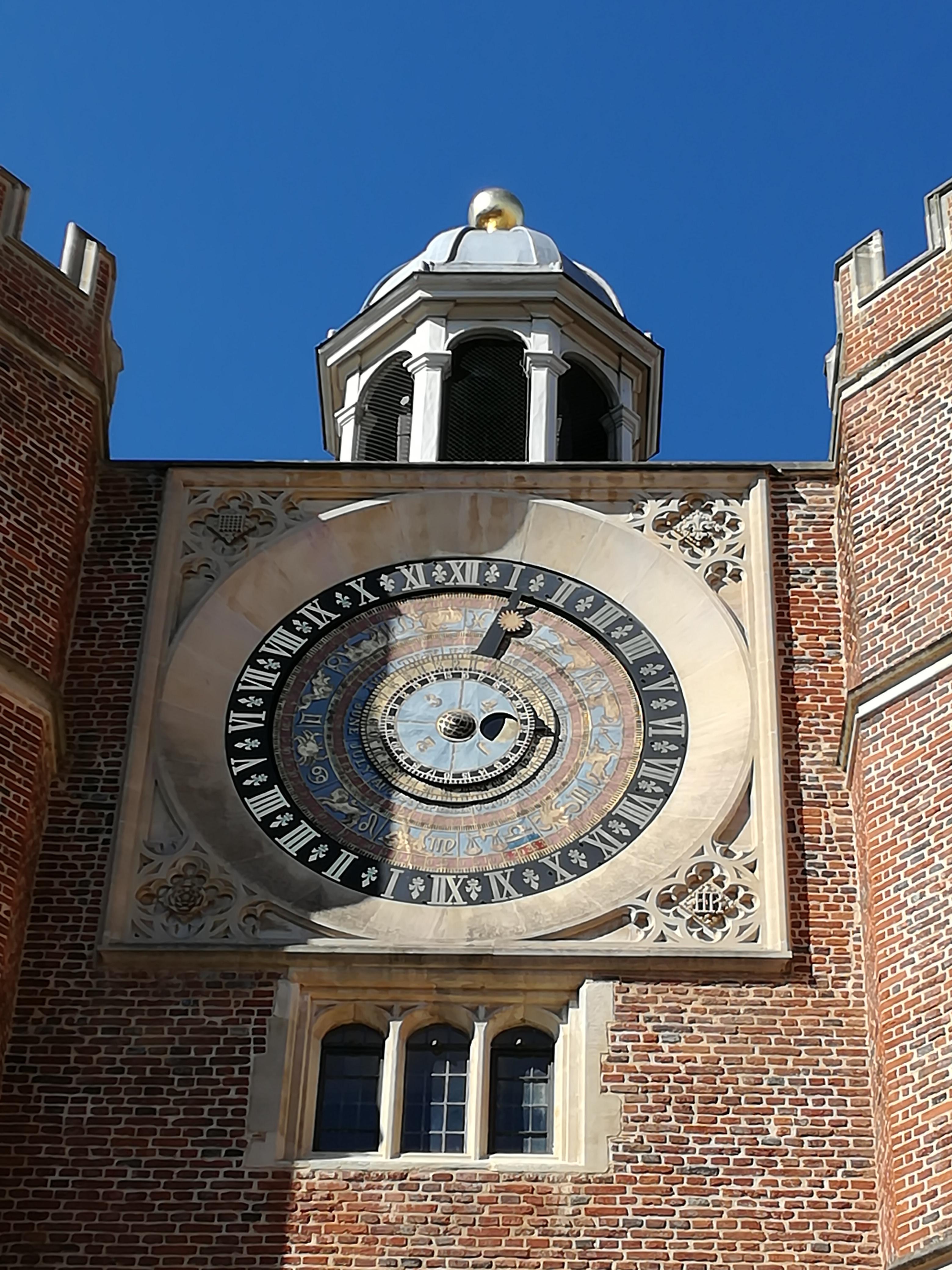 Went to Hampton Court today and saw this clock r/mildlyinteresting