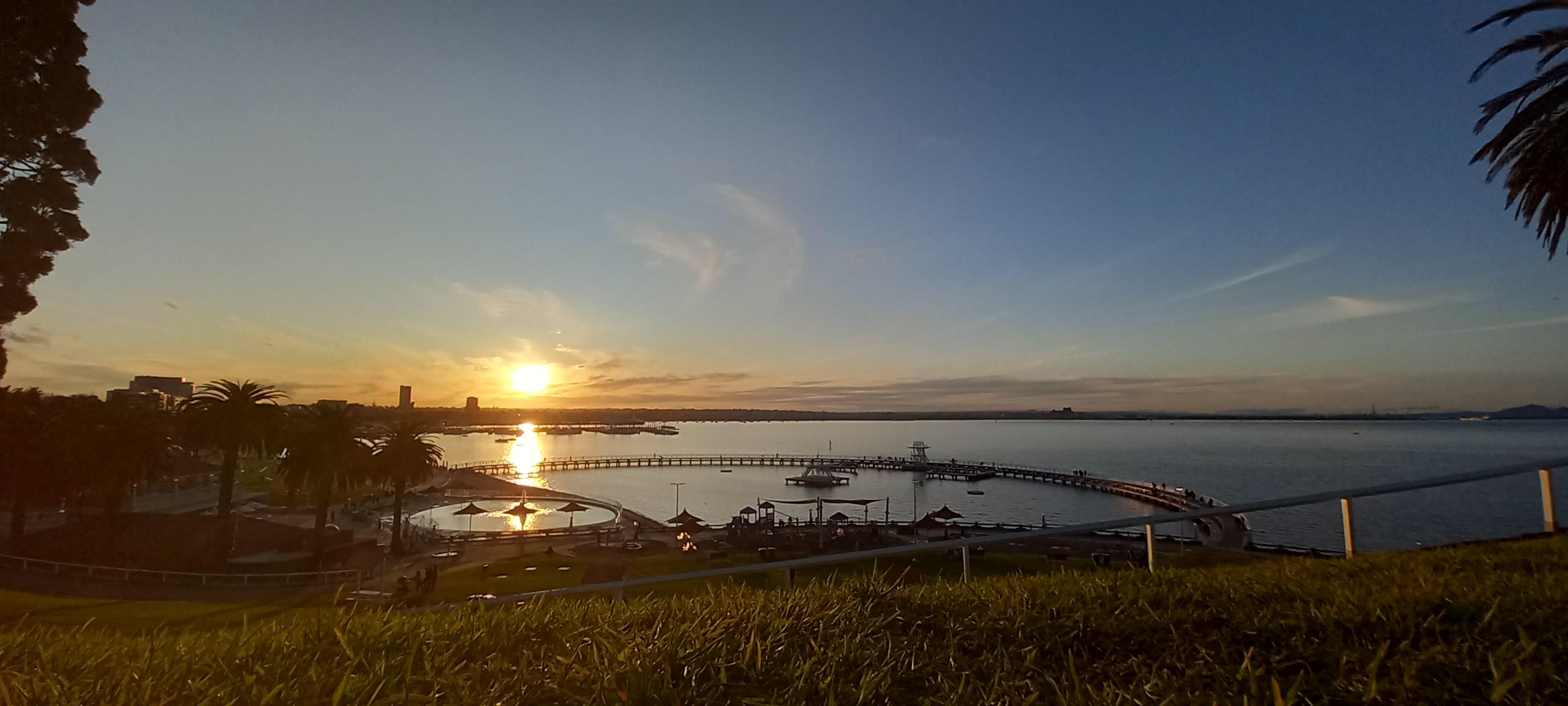 Eastern Beach, winter sunset r/Geelong