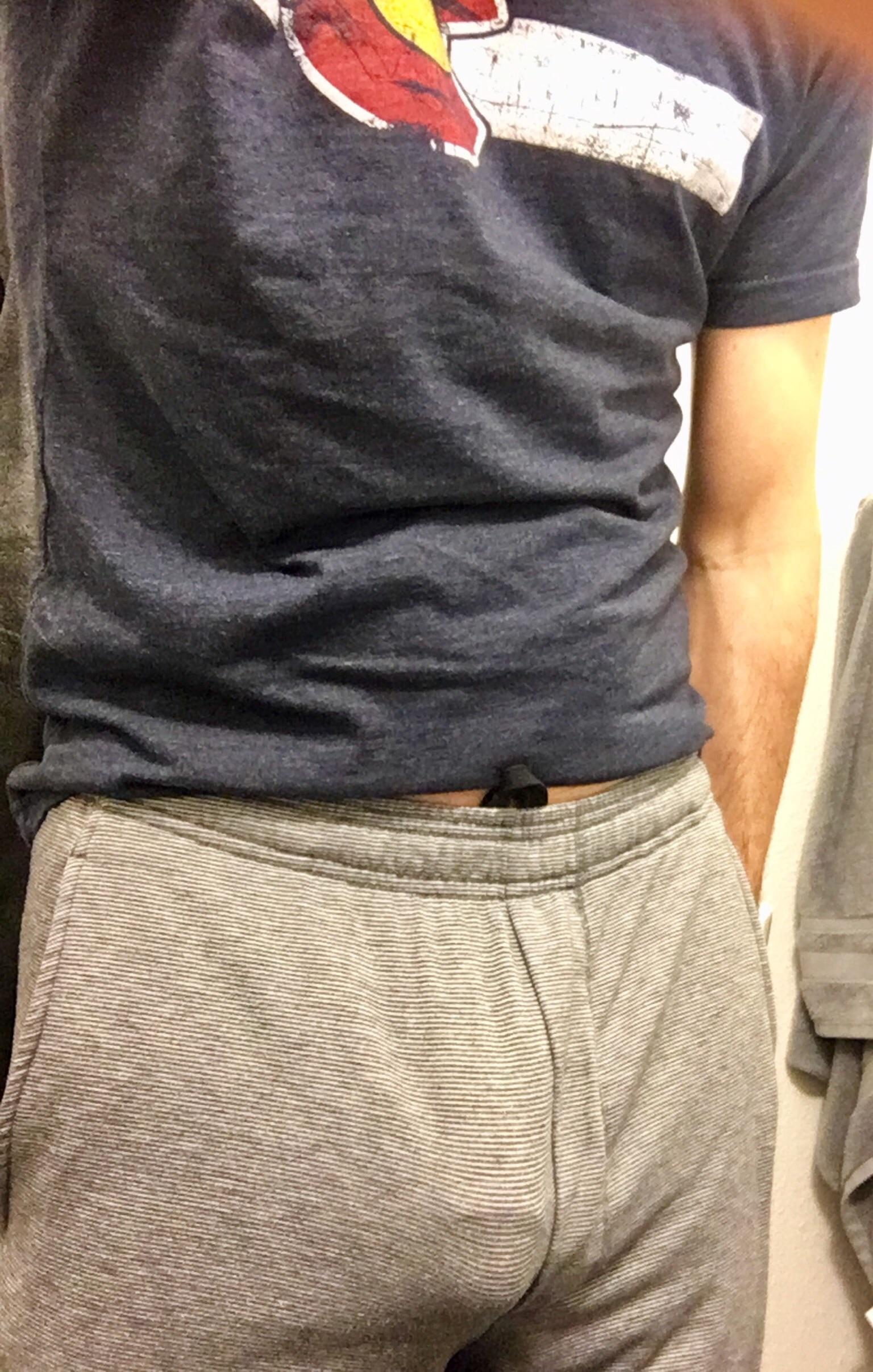 grey sweatpants bulge. u/nemxabad