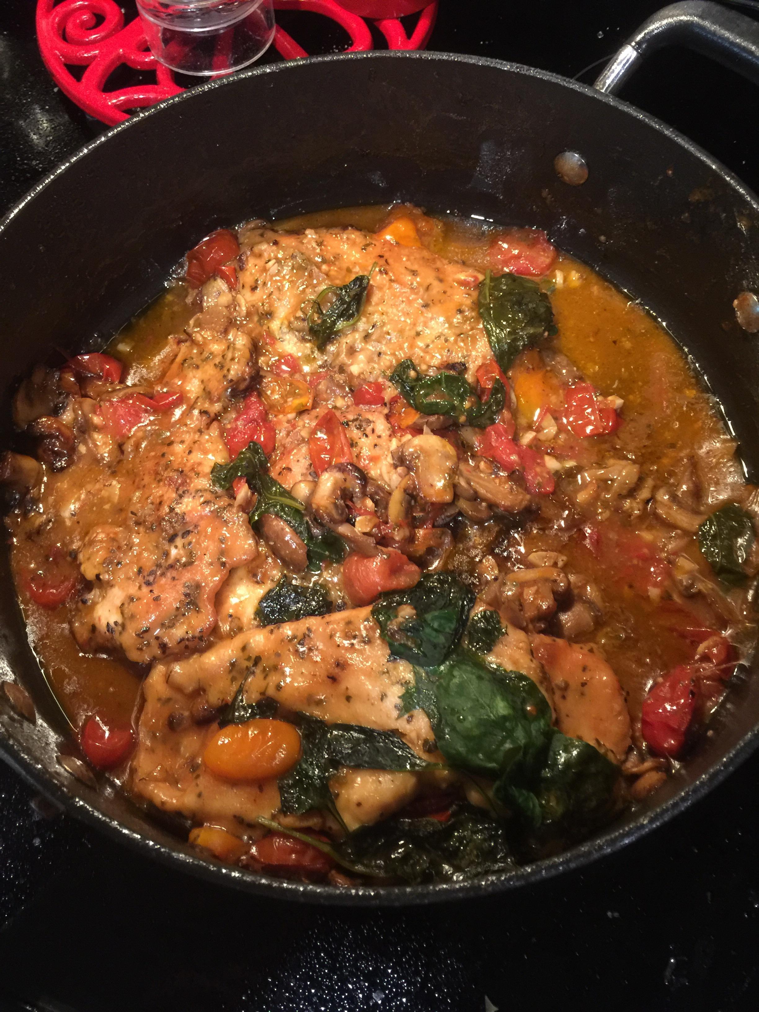 [Homemade] Chicken scallopini in white wine sauce with mushrooms