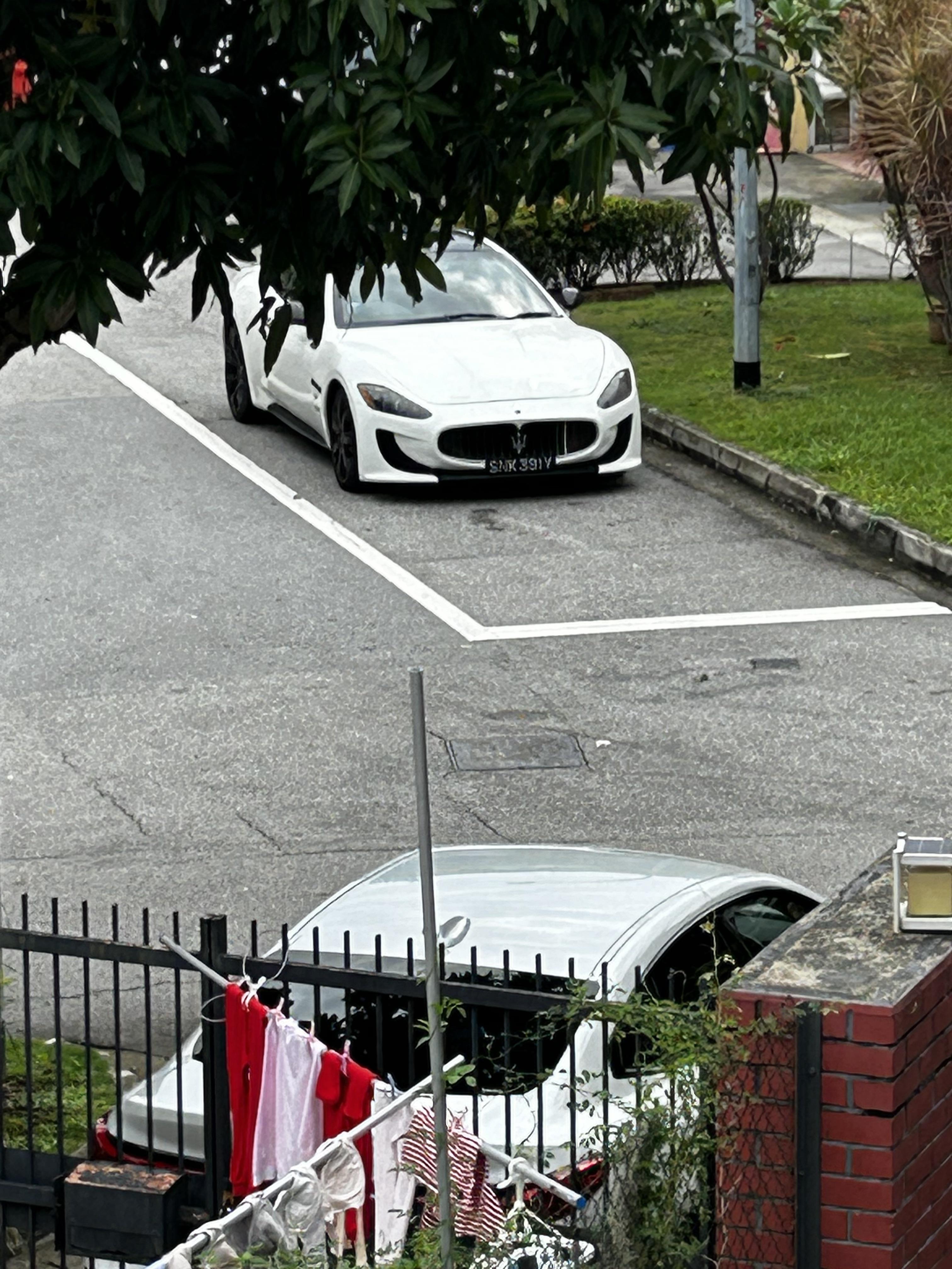 Masserati : whatisthiscar