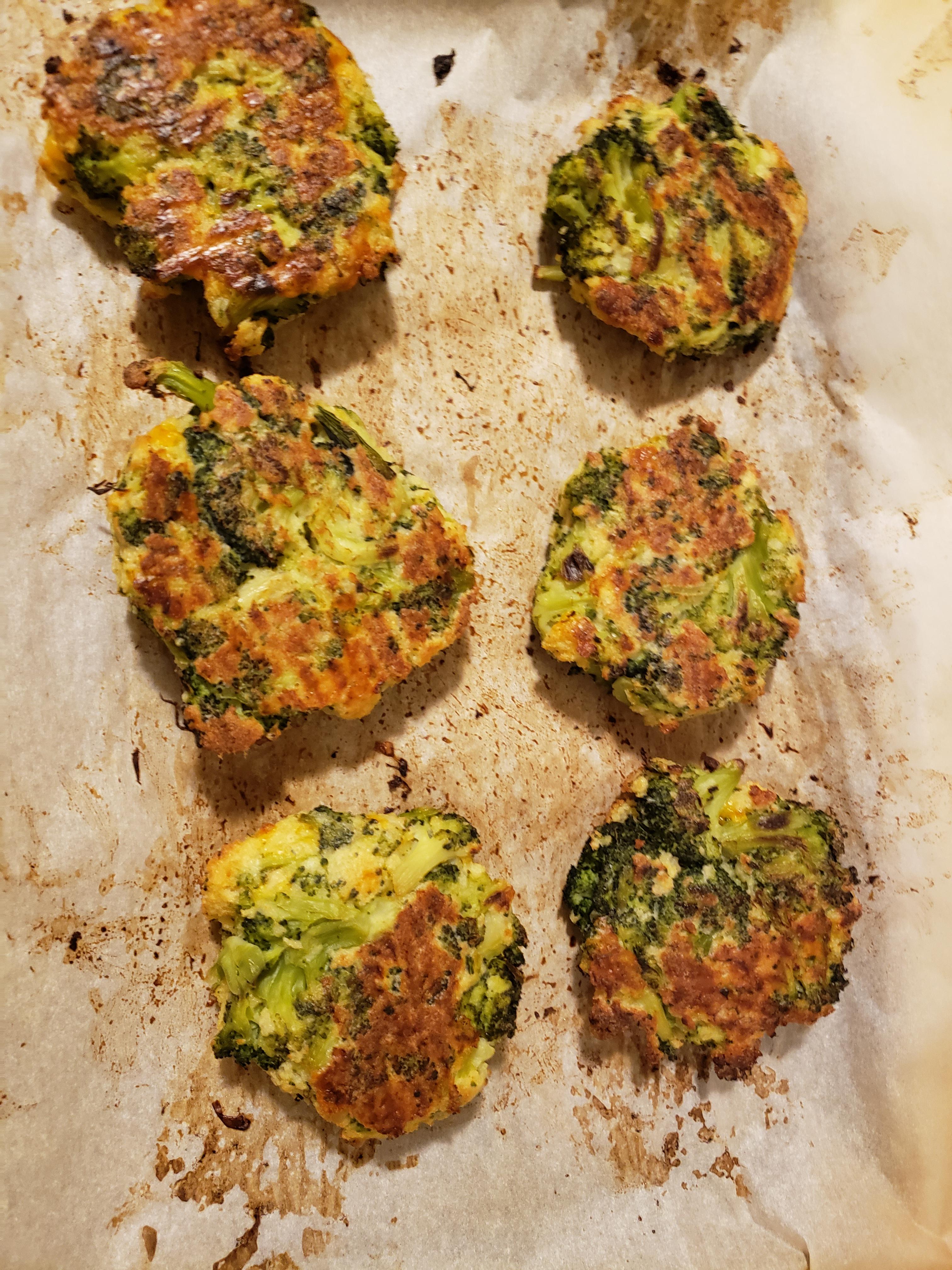 Broccoli Cheddar Patties 100 cals r/Volumeeating