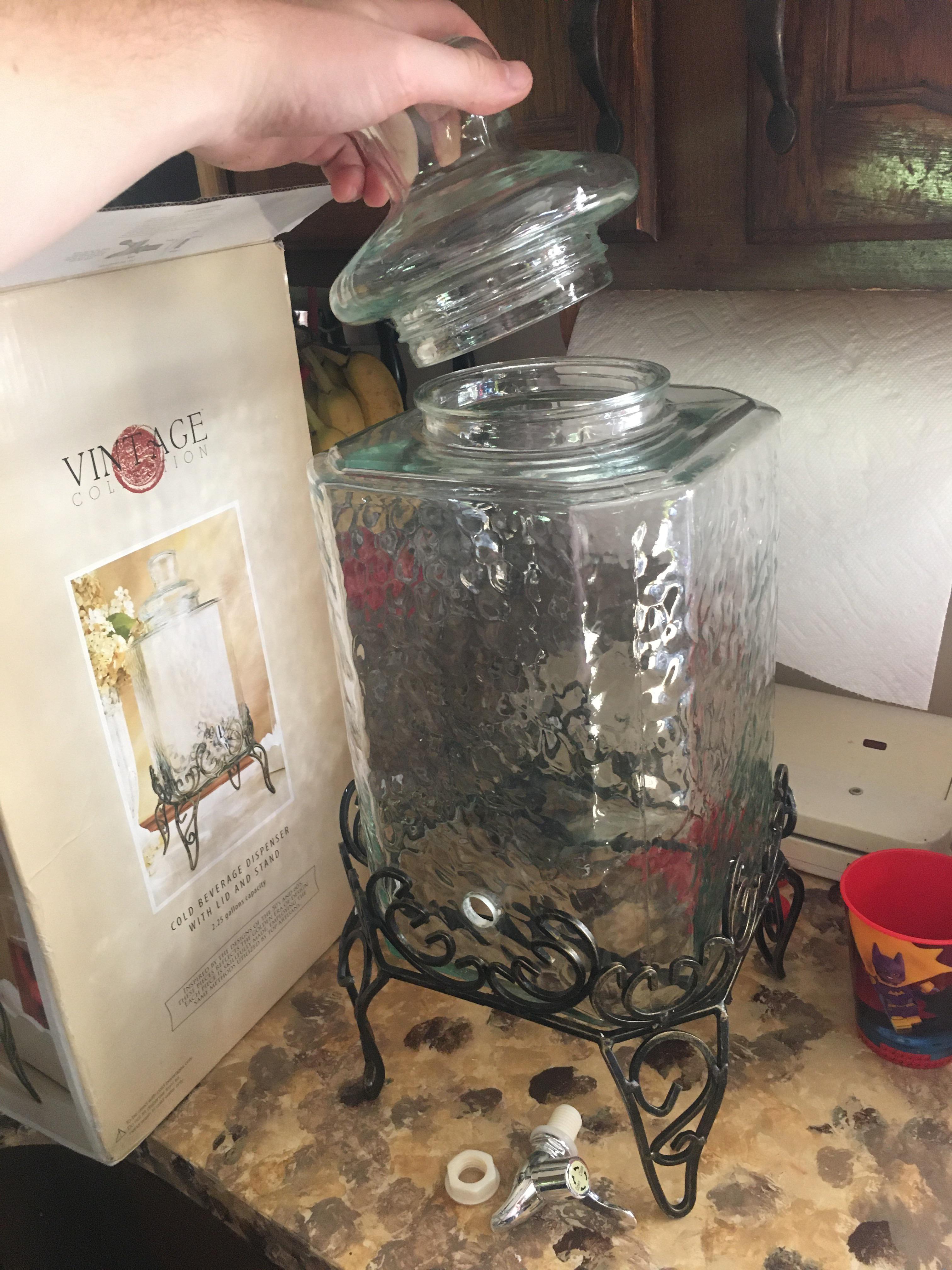 Got this awesome 2 gallon vintage glass dispenser that I’m going to be