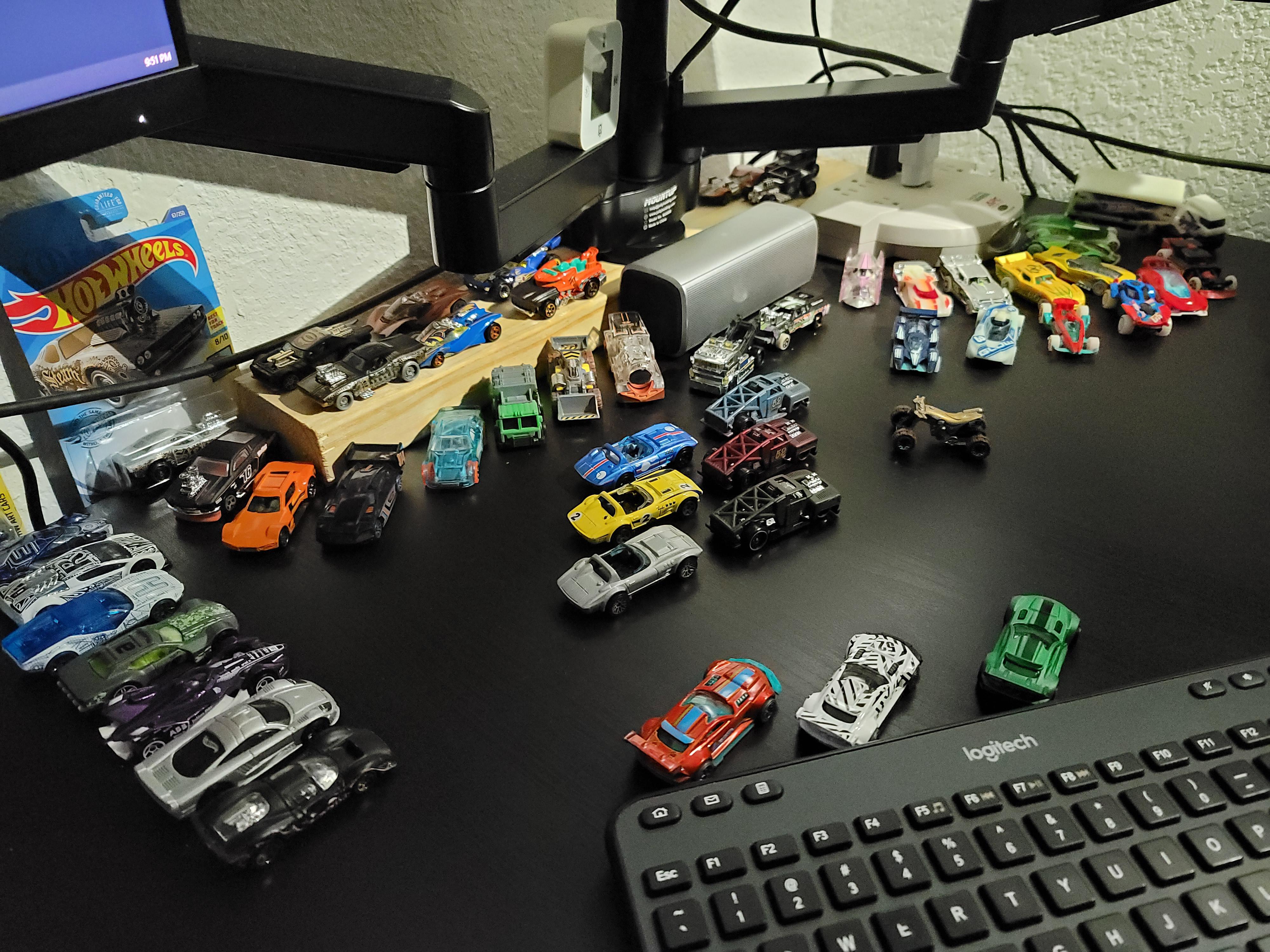 I want a work desk parking lot. Something like I've seen a few of you