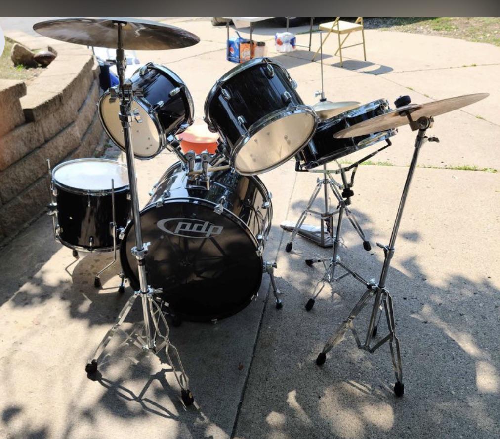 Ideal drum angles and cymbal arrangement r/drumcringepics