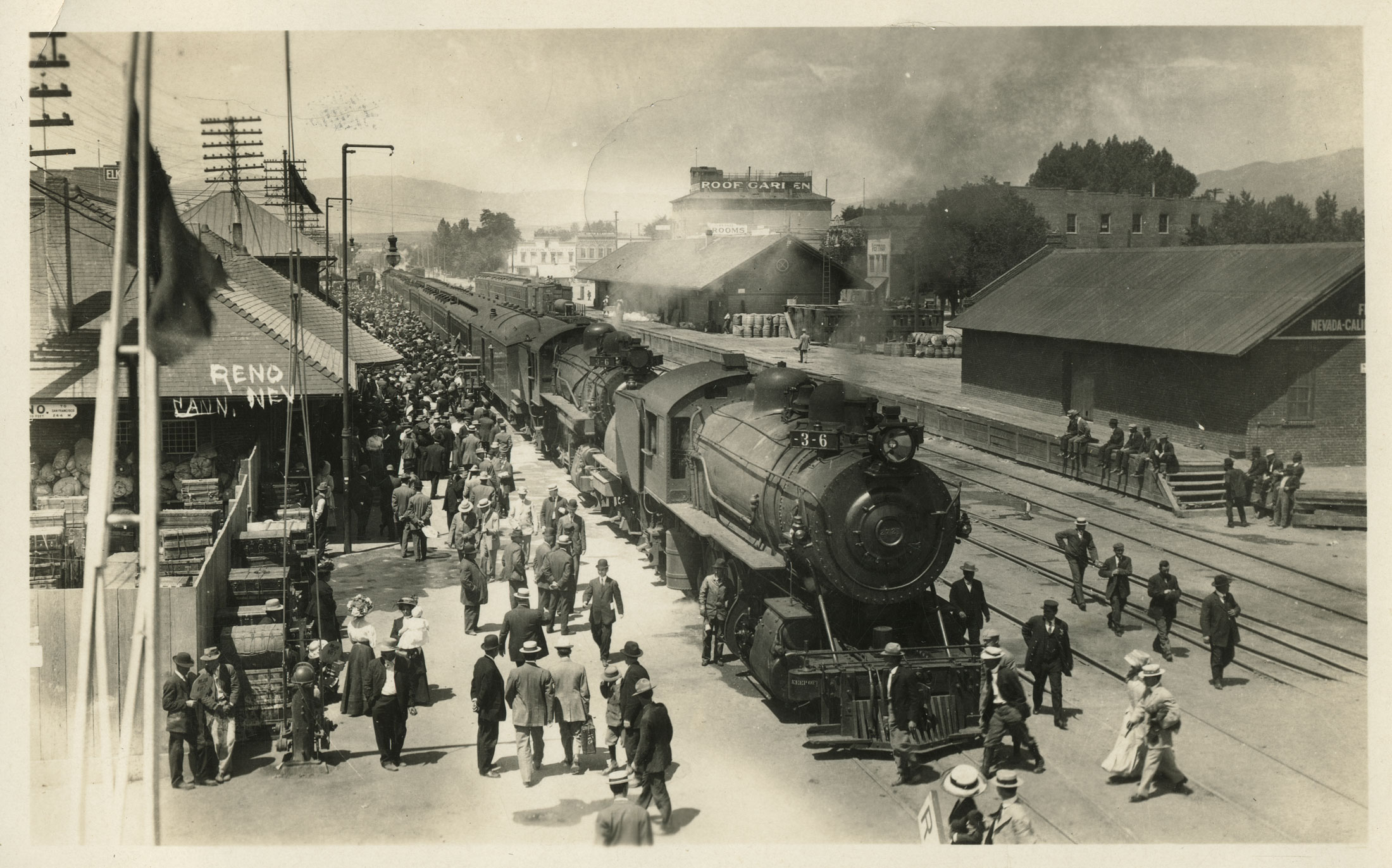 Train arriving in Reno, Nevada, early 1900s r/TheWayWeWere