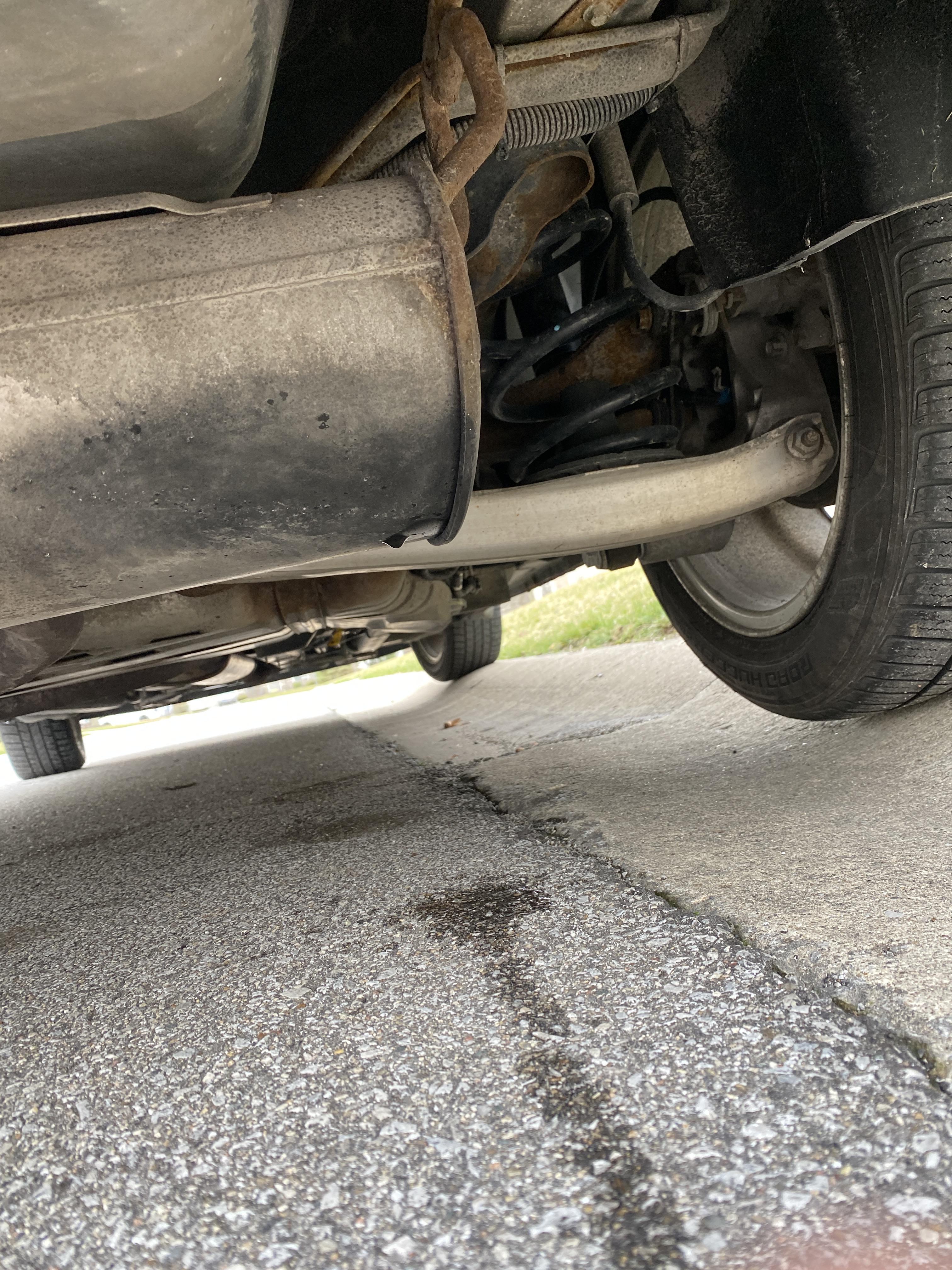 I’m not sure what is leaking from the muffler. I need advice. 07