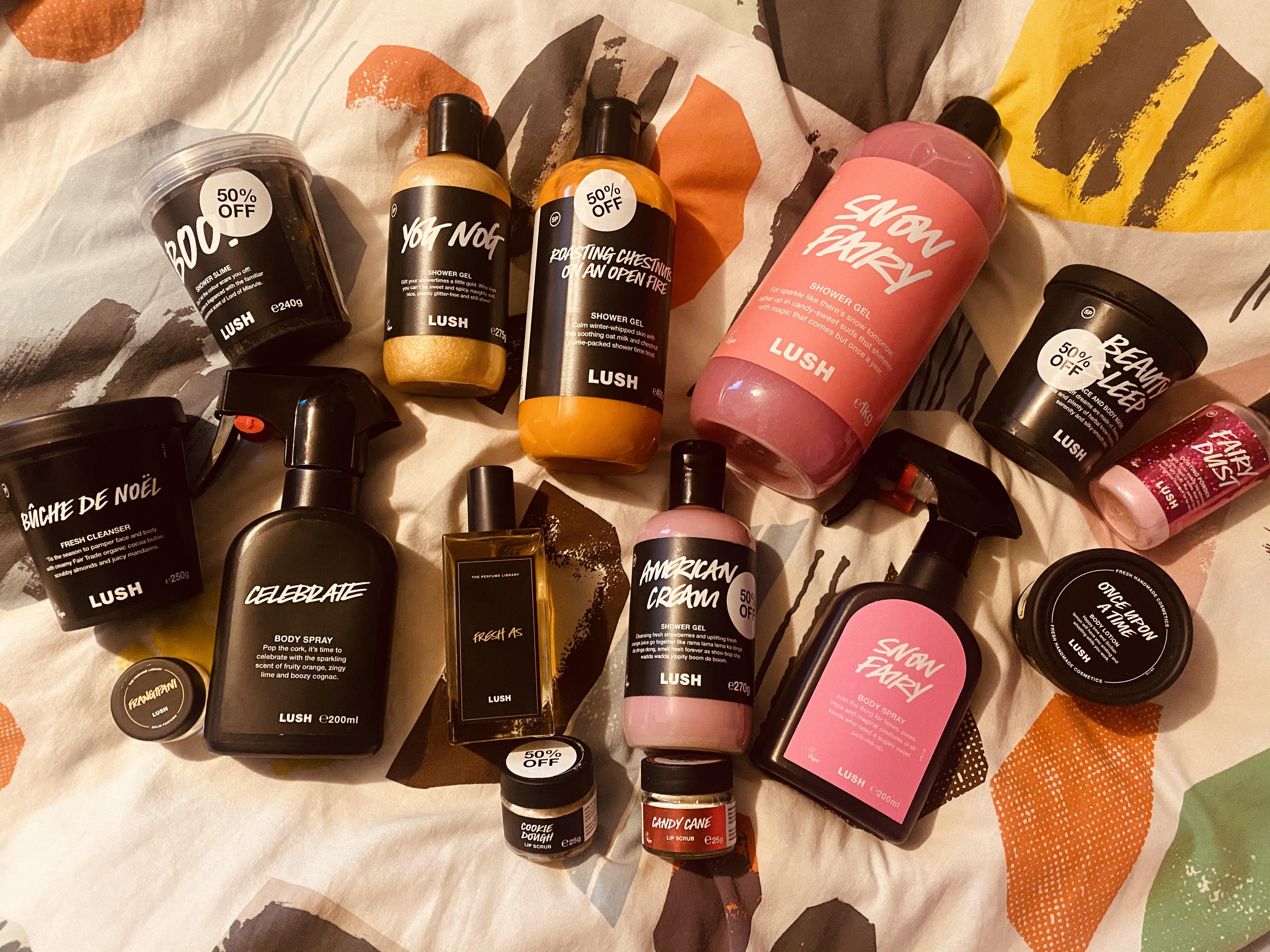 2 hours queuing worth the wait! Best Boxing Day sale EVER😍 r