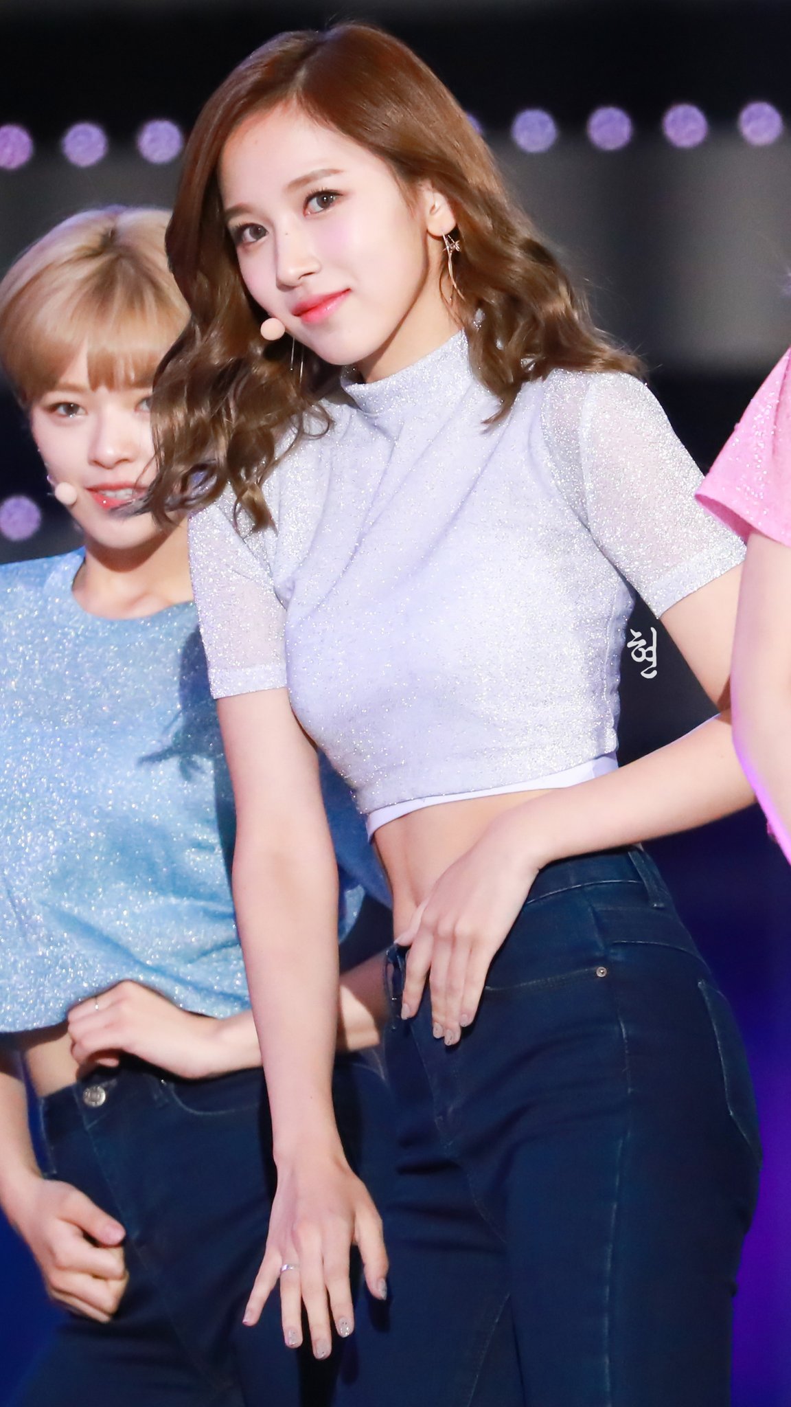 Mina in jeans MyouiMina