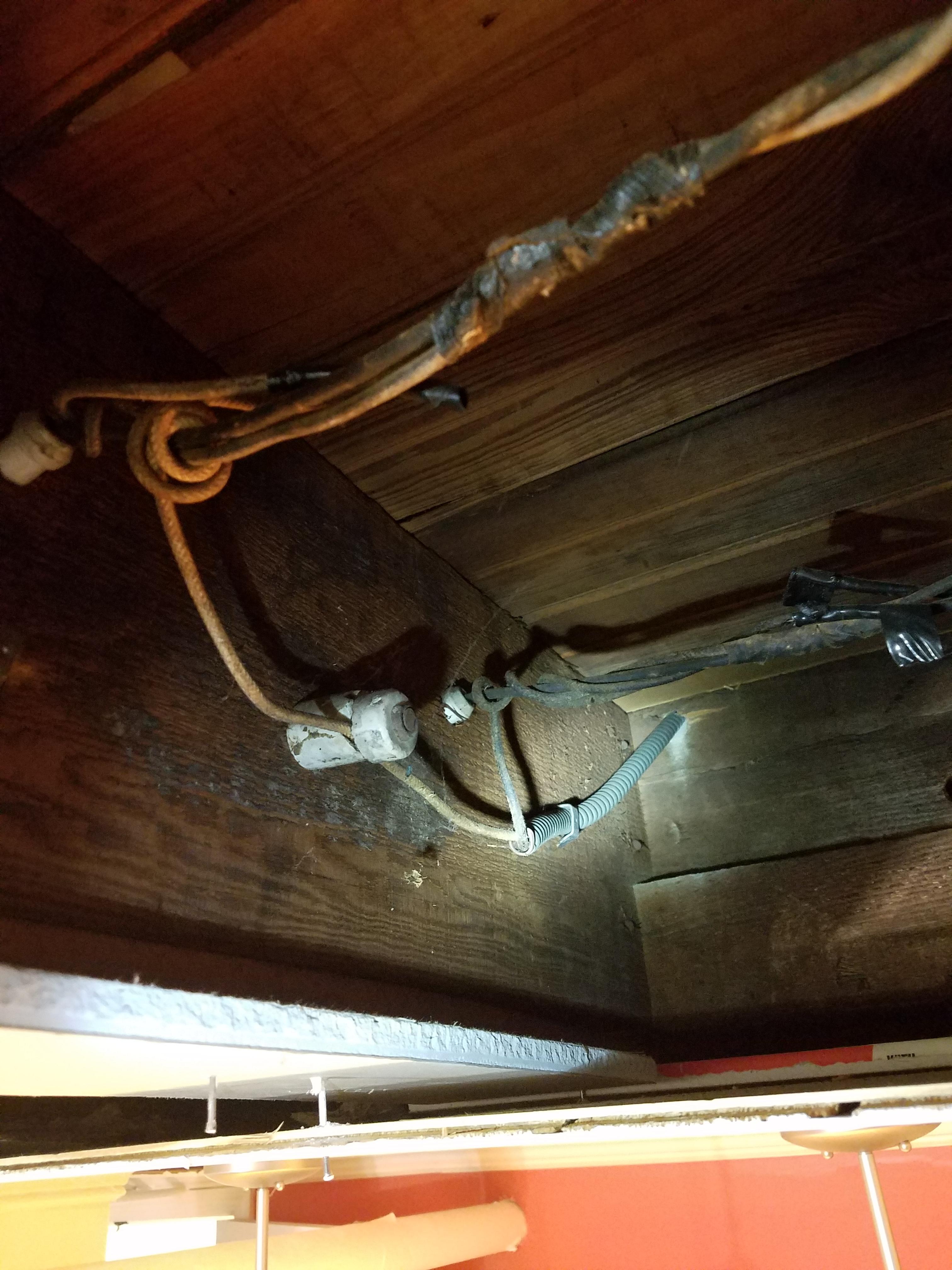 Knob and tube removals are my favorite! r/electricians
