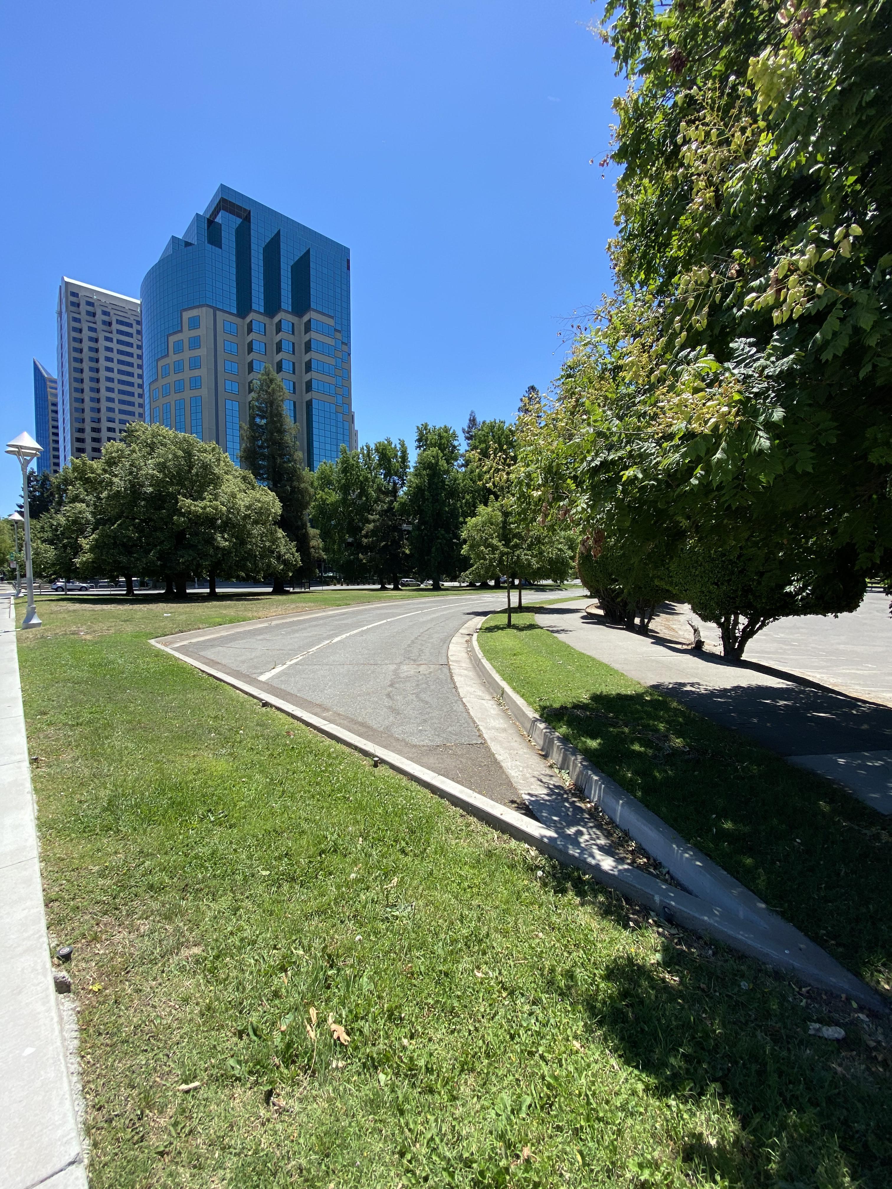 This road by Crocker Art Museum r/Sacramento