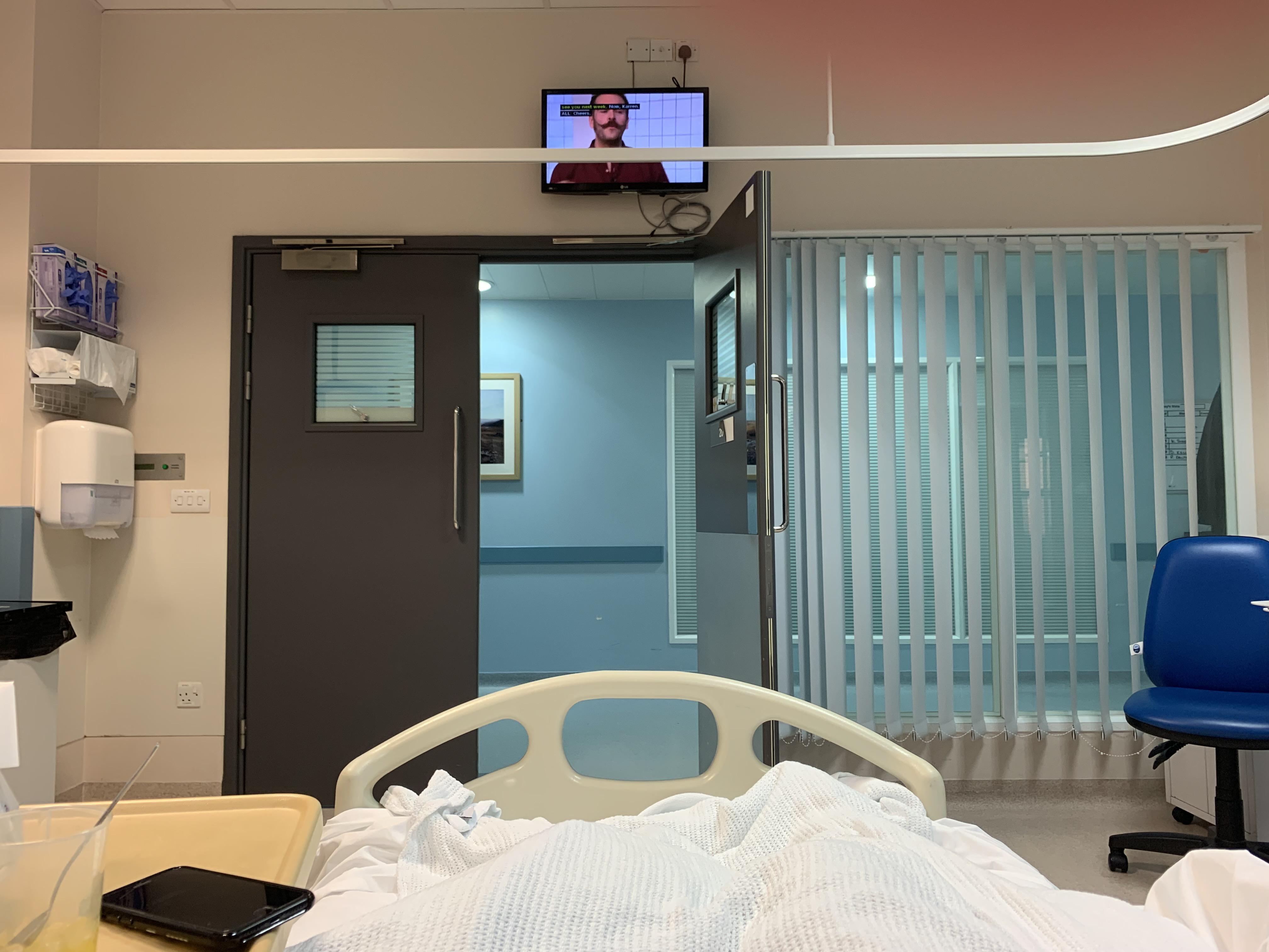 This hospital room TV placement... r/CrappyDesign