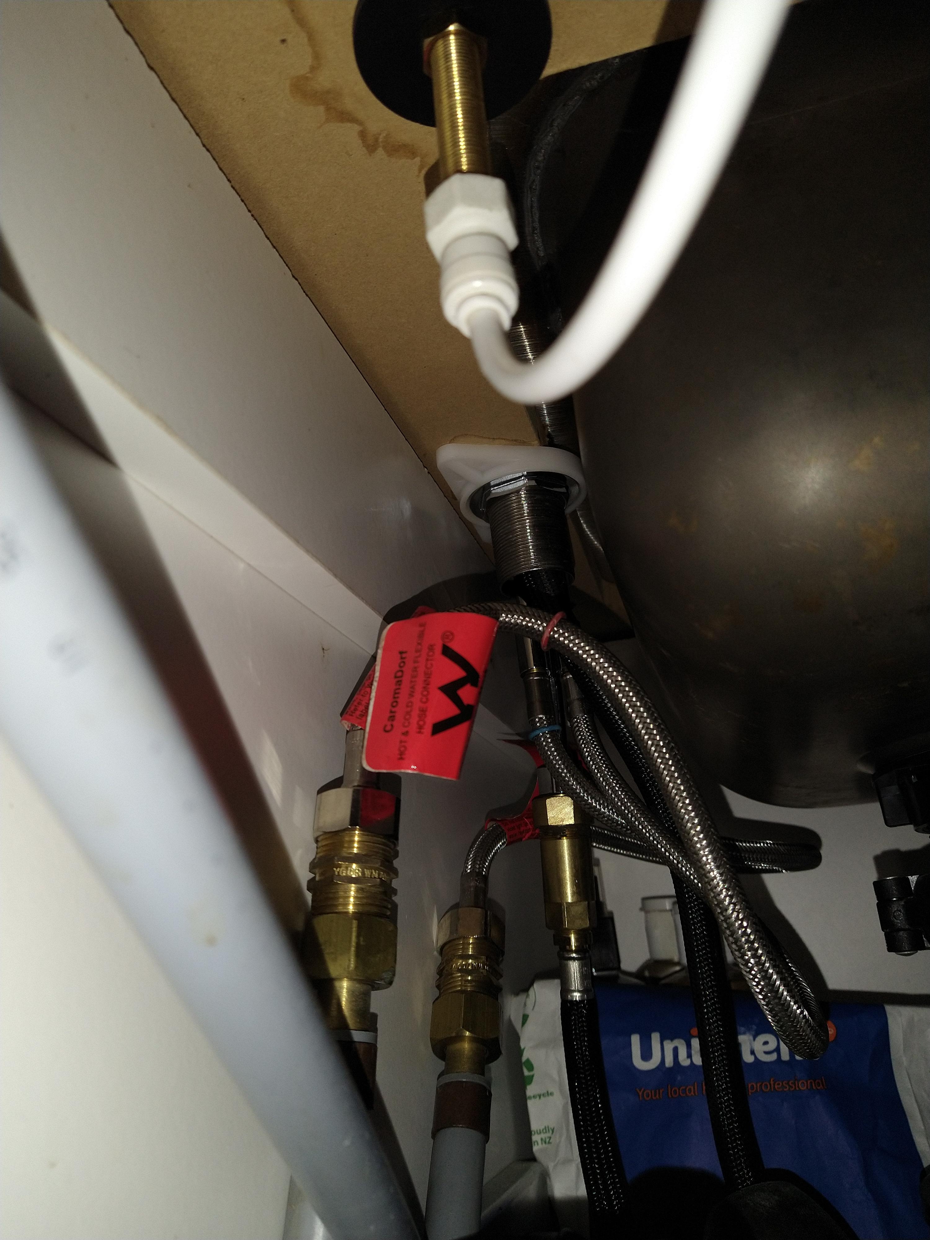 How to tighten hard to reach tap nut behind basin? r/diynz