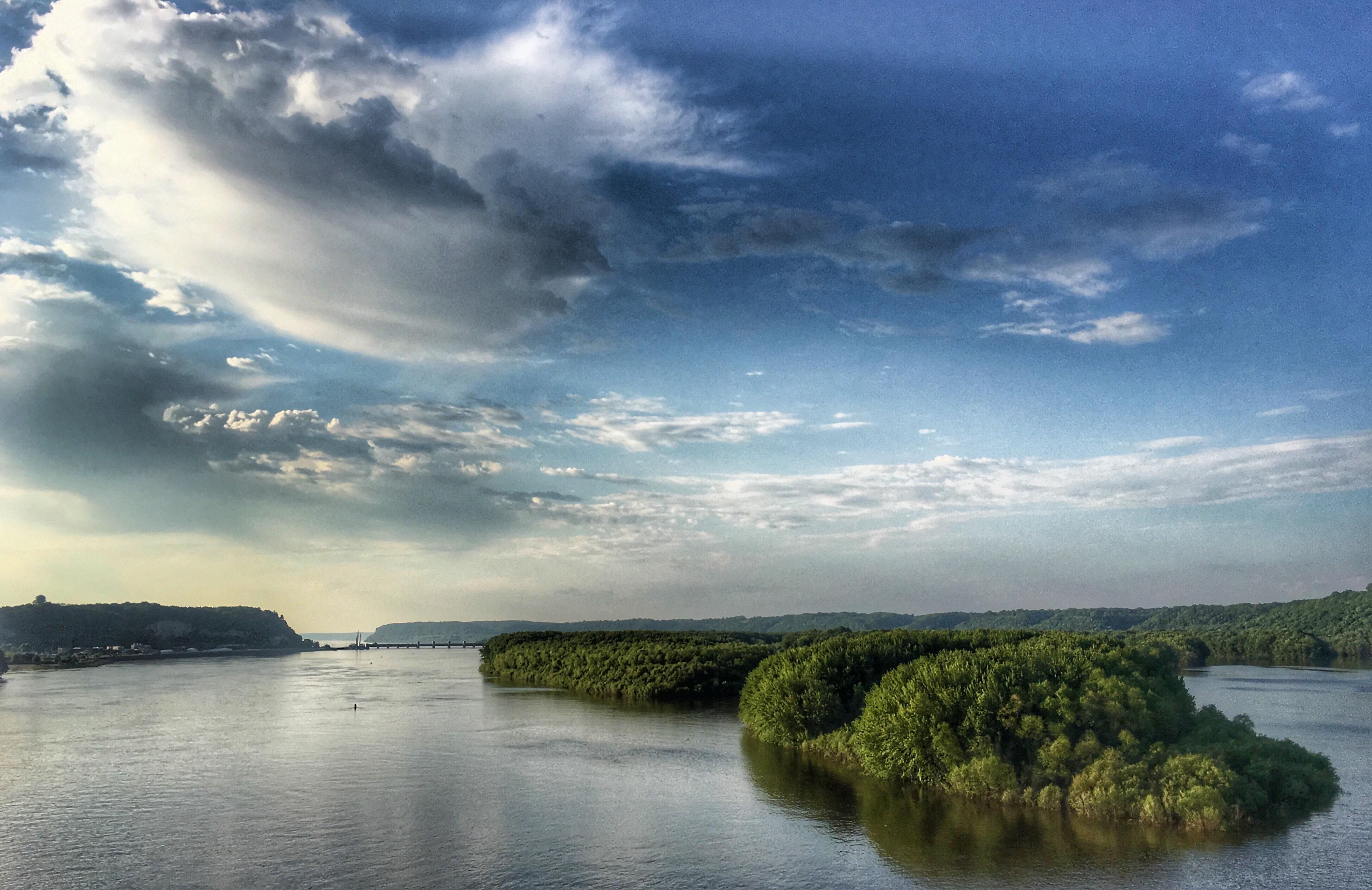 View of the Mississippi River bordering Wisconsin and Iowa r/travel