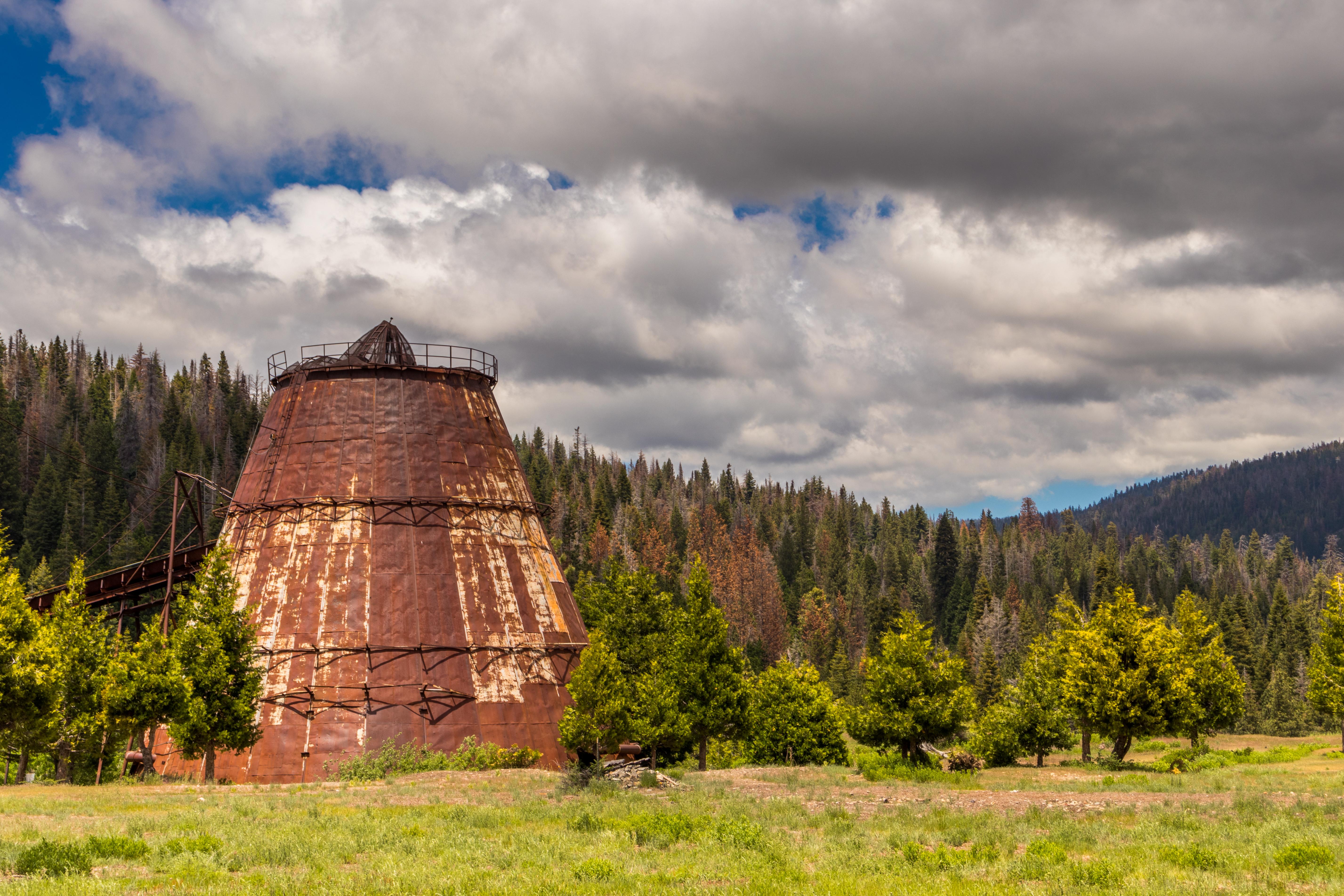 A lumber mill from the 50's in Dinkey Creek, CA [6000x4000] [OC] r