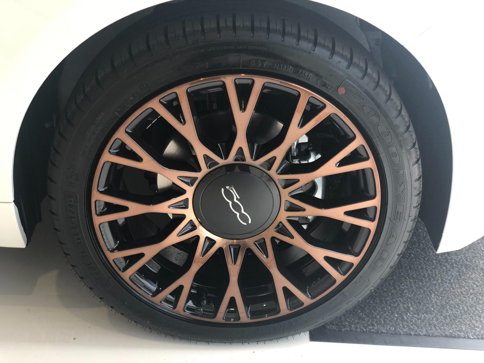Rose Gold alloys on the 2019 limited edition 500 r/fiat500