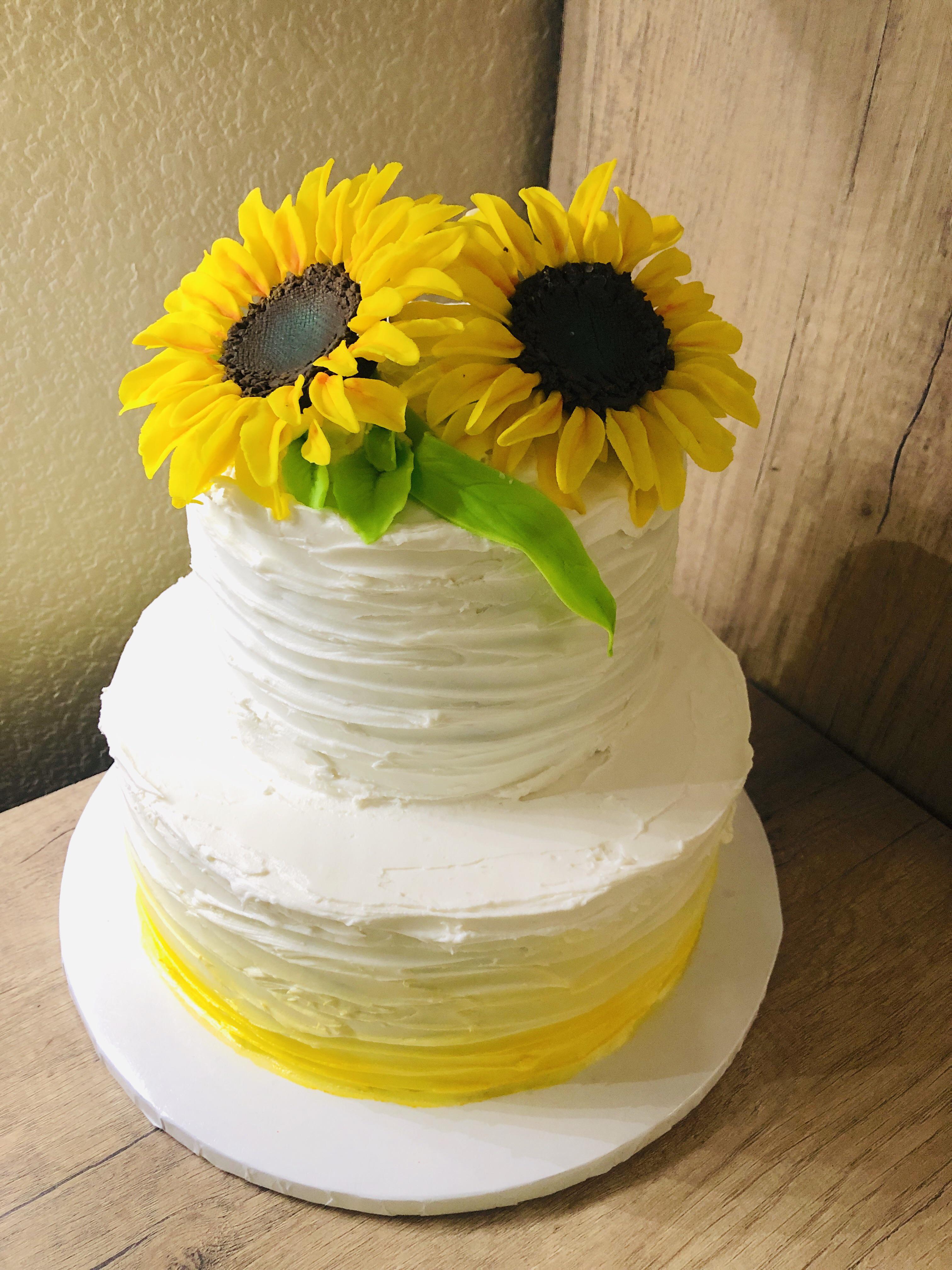 Sunflower Wedding cake! Everything is edible! r/ratemydessert