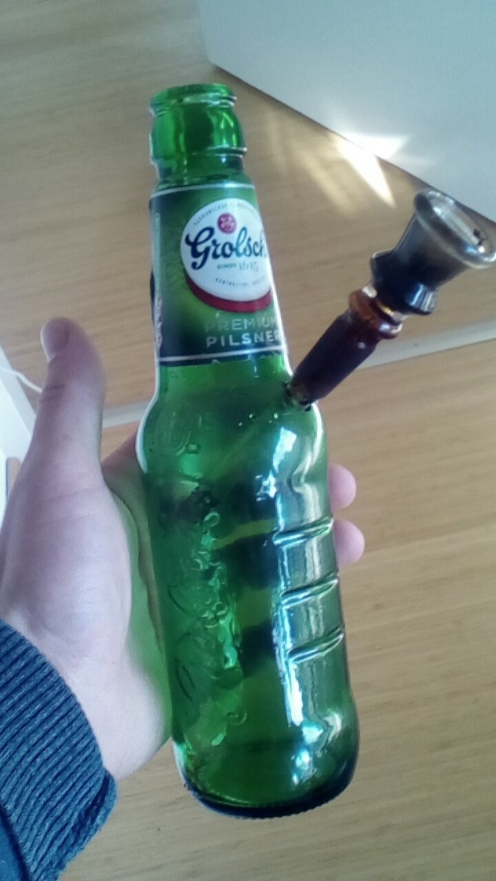 Beer bottle bong. r/StonerEngineering
