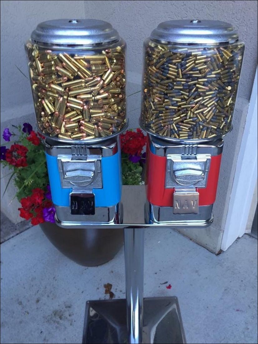 First vending machines introduced in a US school (1950) r/fakehistoryporn