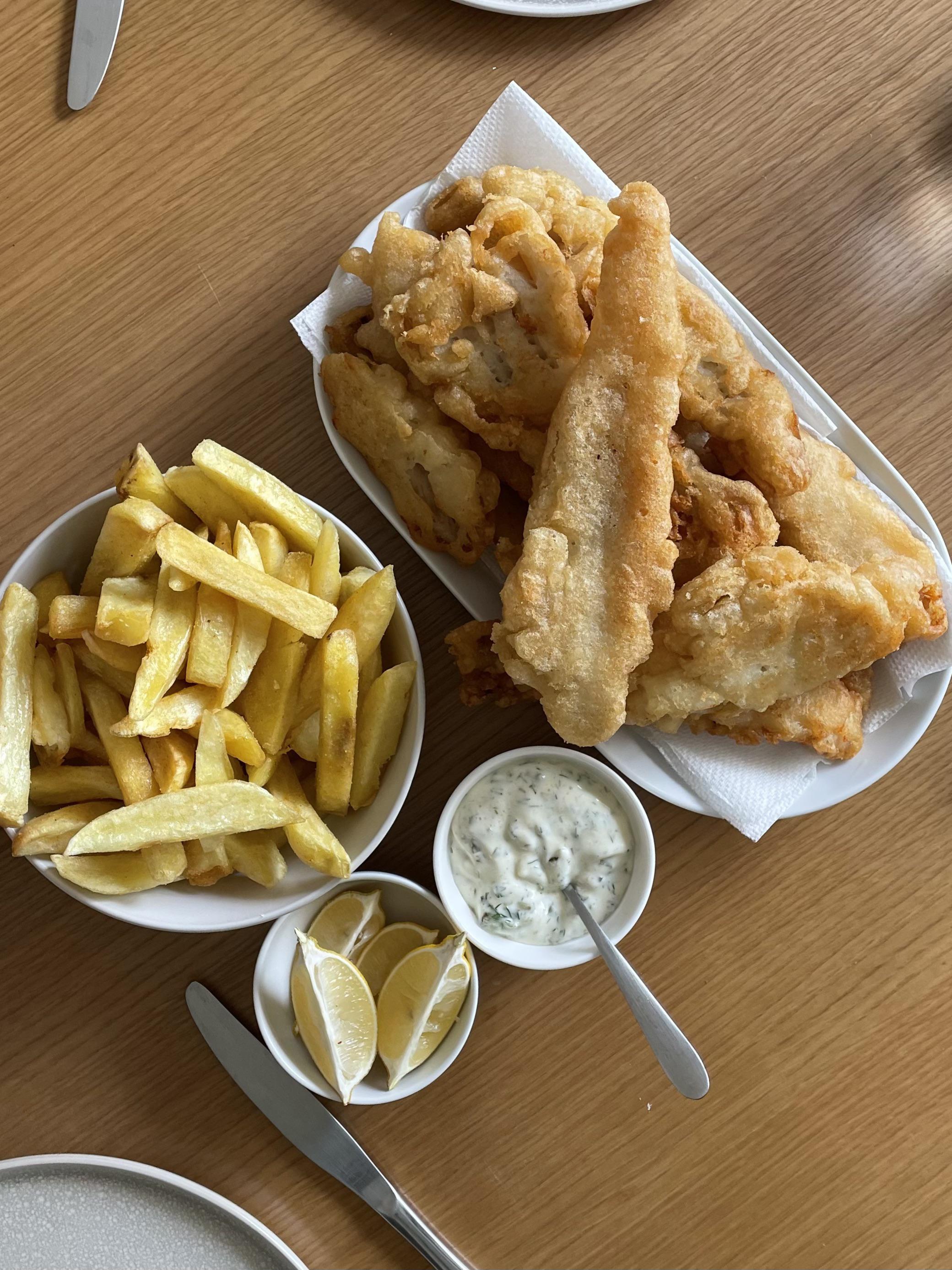 [Homemade] Beer battered whiting & hand cut thrice cooked chips. r/food