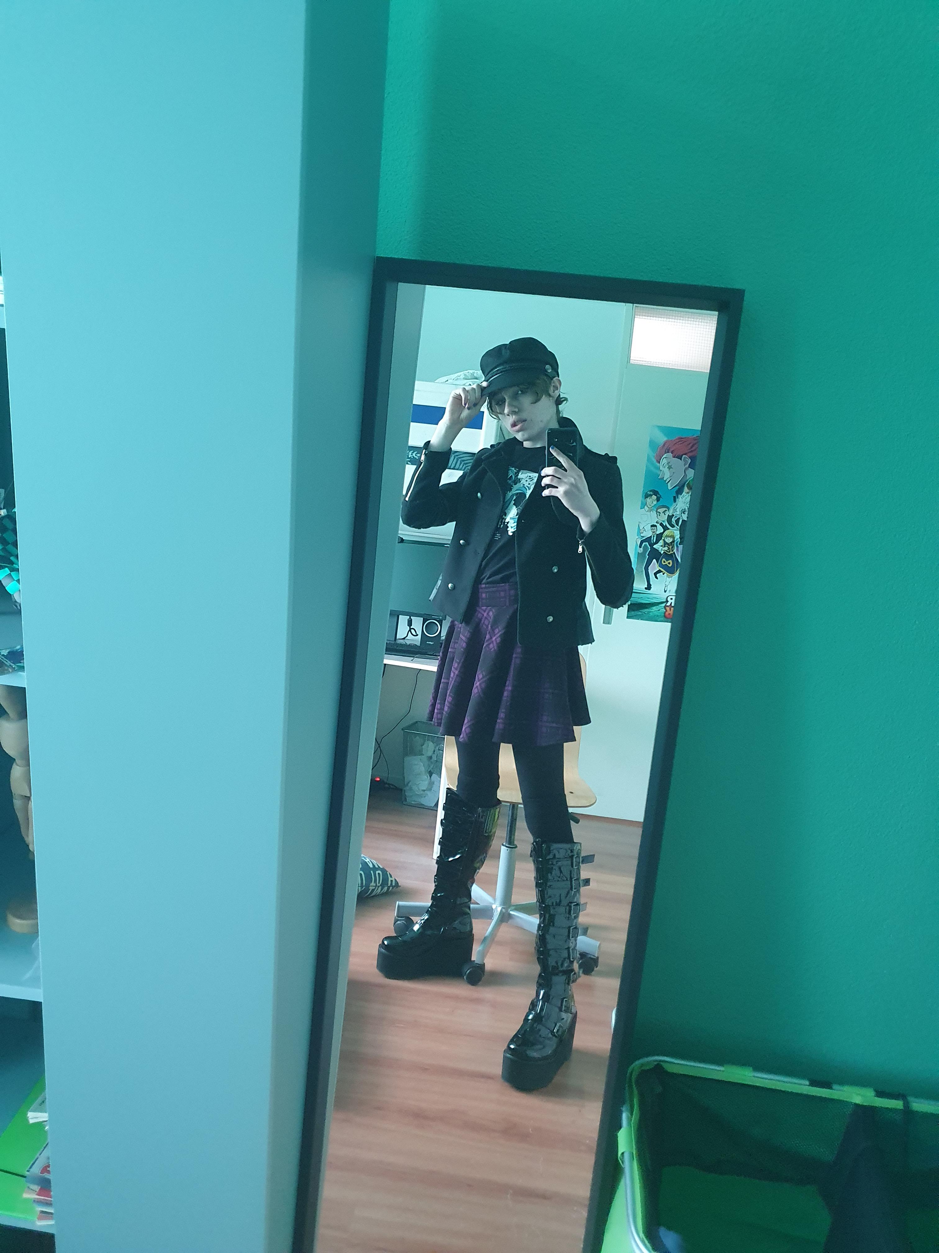 i got new boots and i love them r/Androgynoushotties
