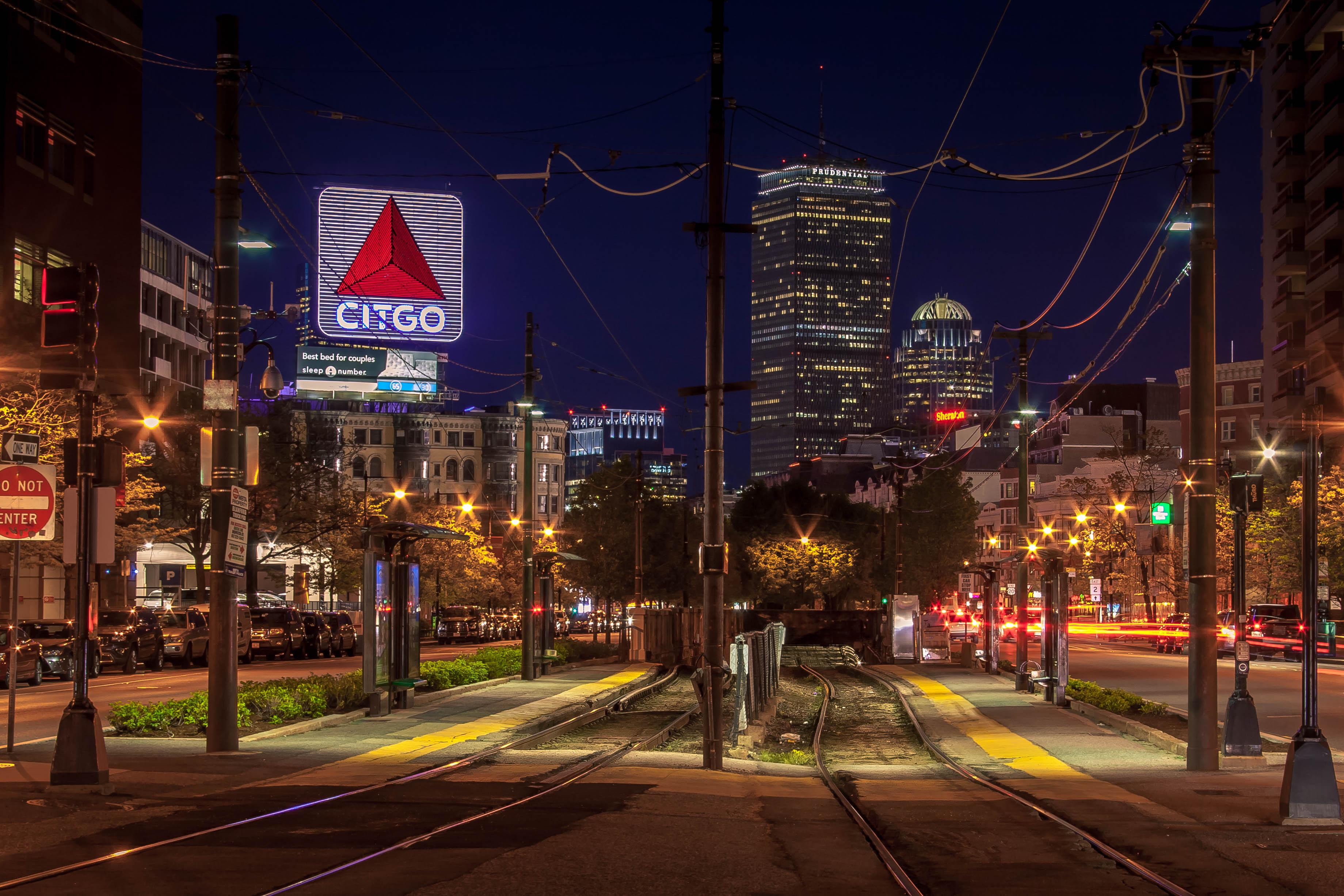 Friday night at Blandford St. (xpost from r/CityPorn) r/boston