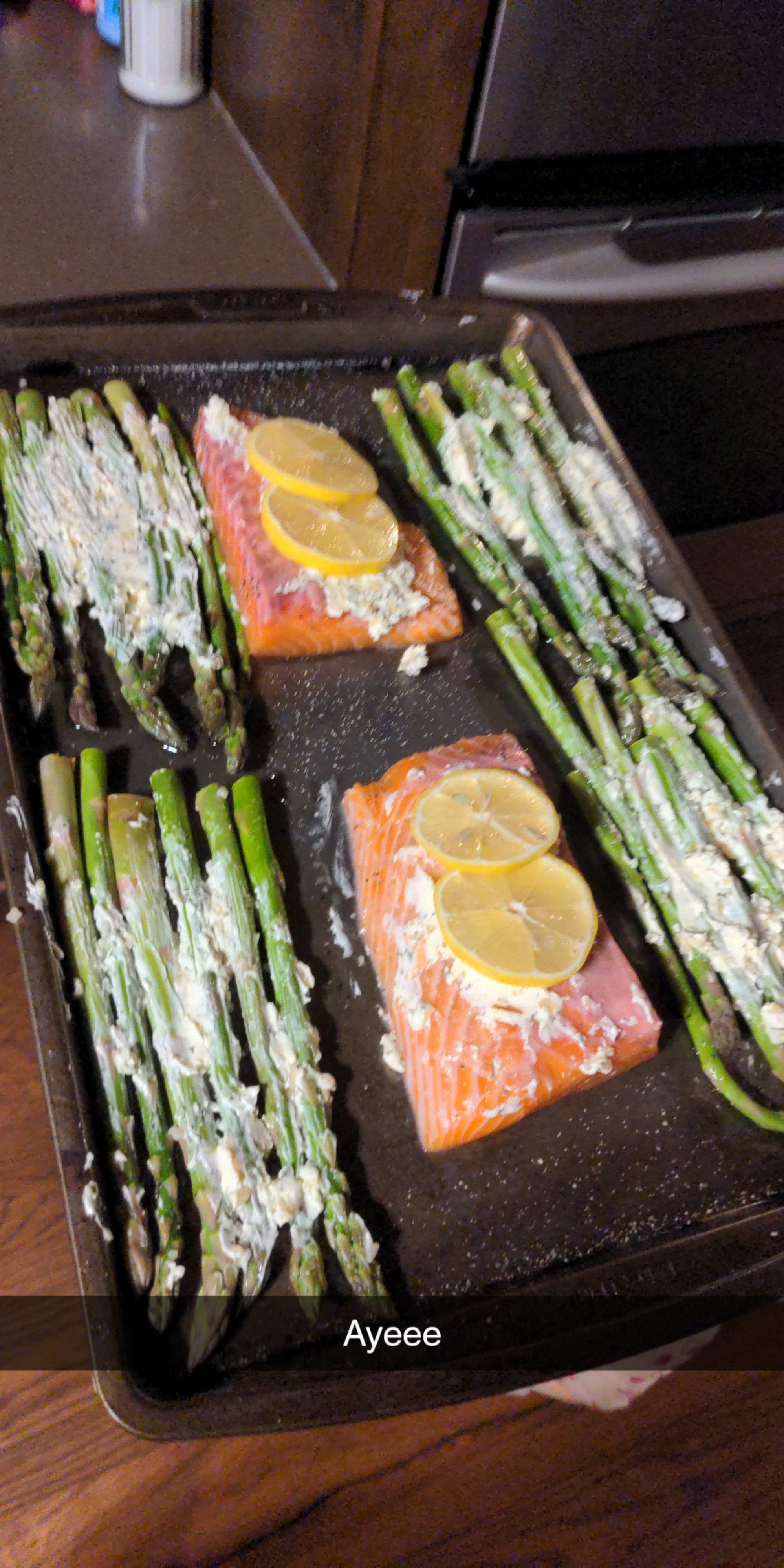 [Homemade] Broiled Salmon & Asparagus food