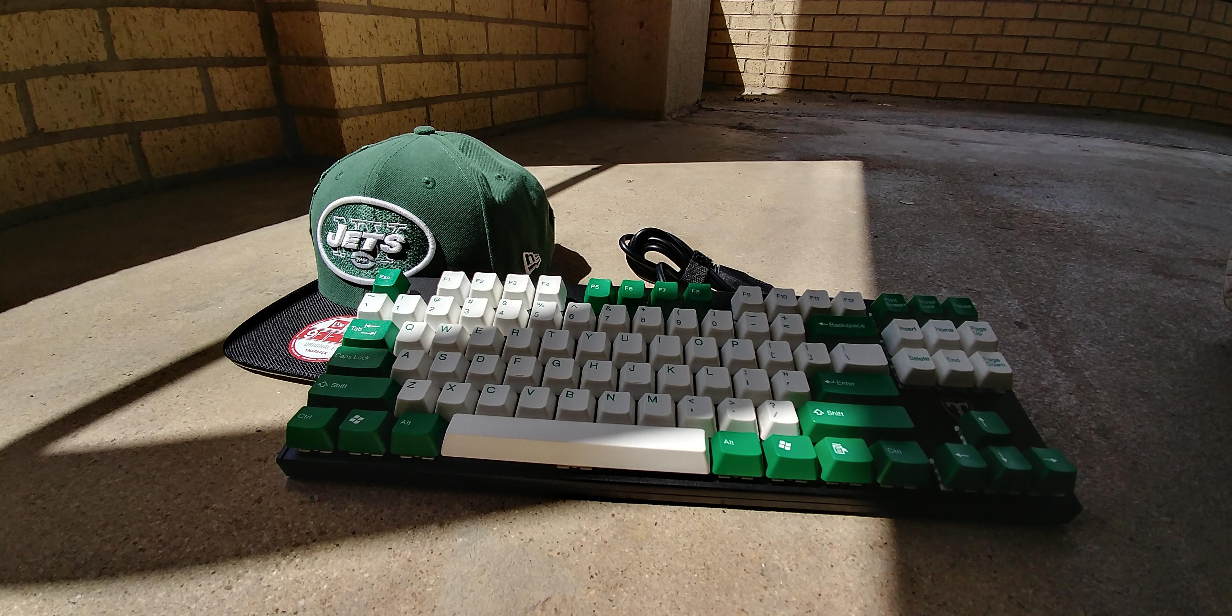My first mechanical keyboard (New York Jets themed) r/MechanicalKeyboards