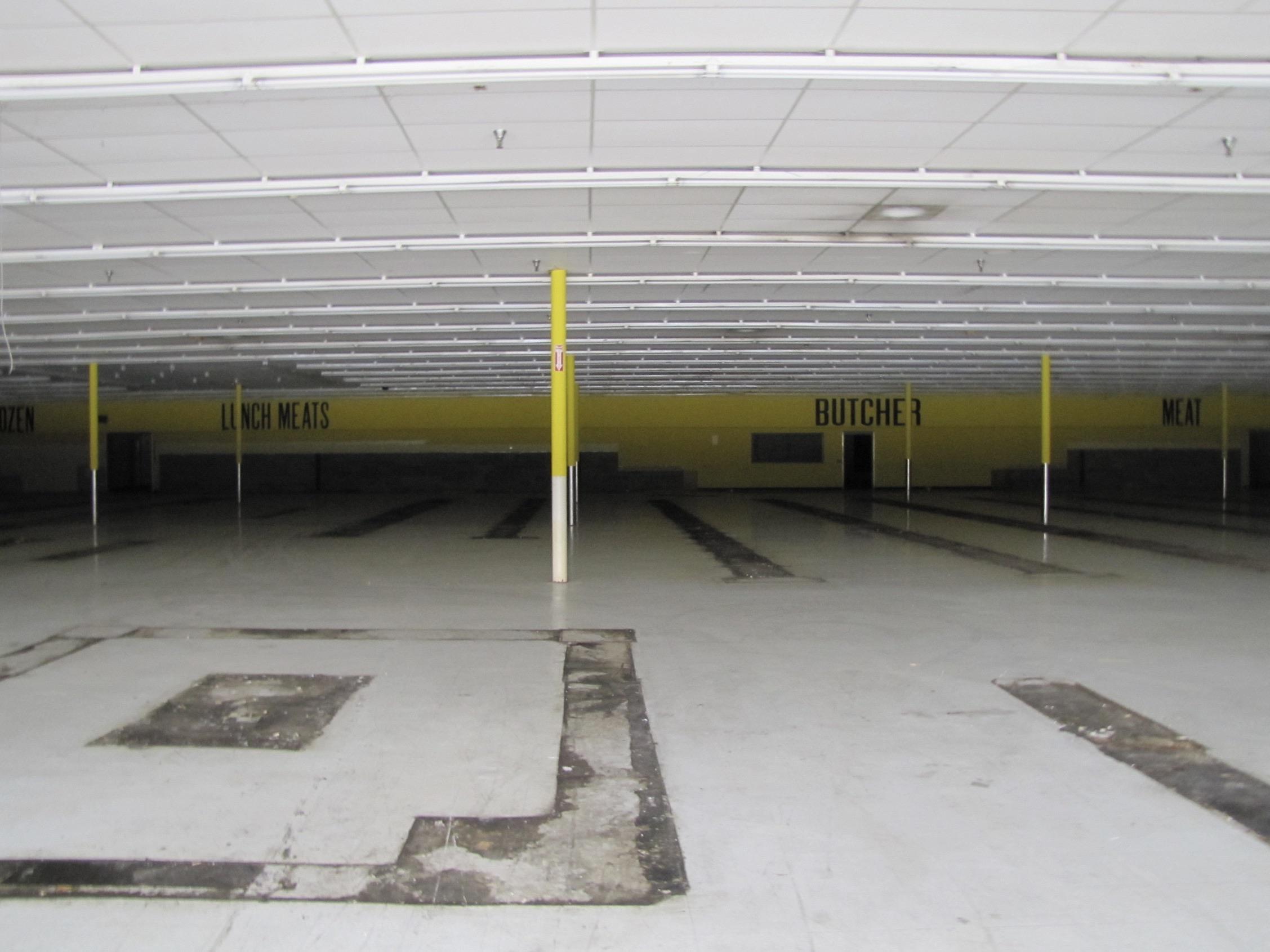 Went down some stairs and found this old grocery store. r/backrooms