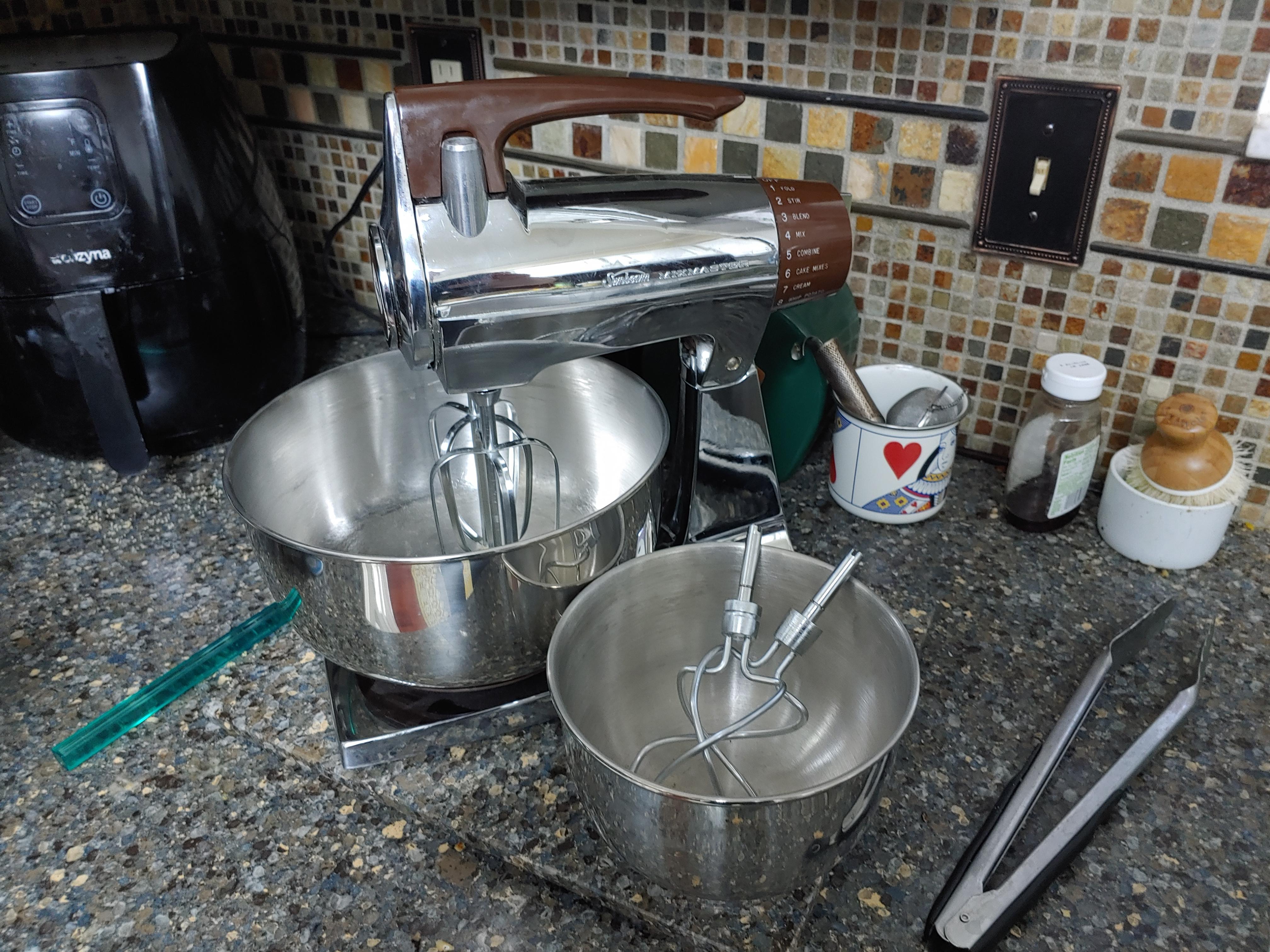Attachments for a vintage Sunbeam Mixmaster? r/vintagekitchentoys