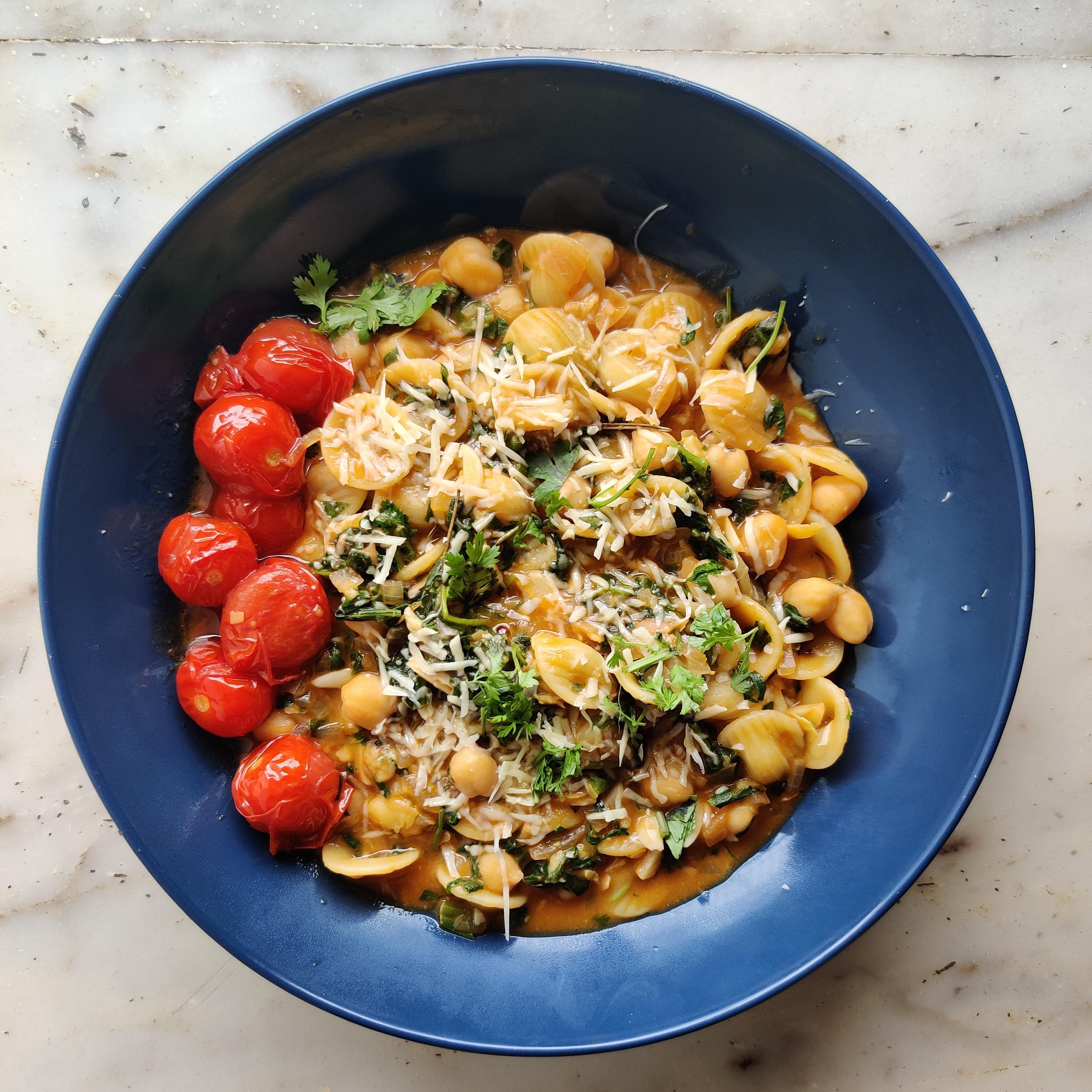 Andy's Pasta e ceci. An incredible spoon pasta for a cloudy day ) r